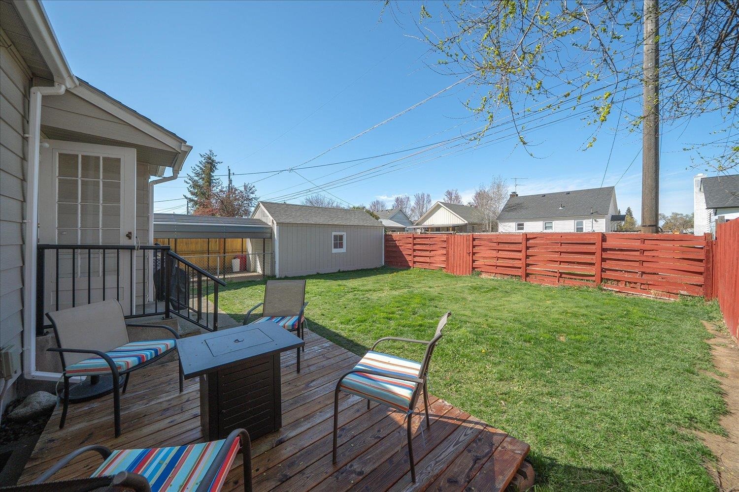 541 E Hoffman Ave - Photo 30