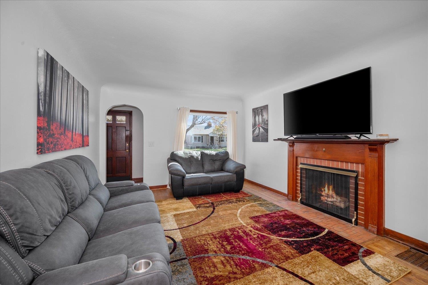 541 E Hoffman Ave - Photo 4