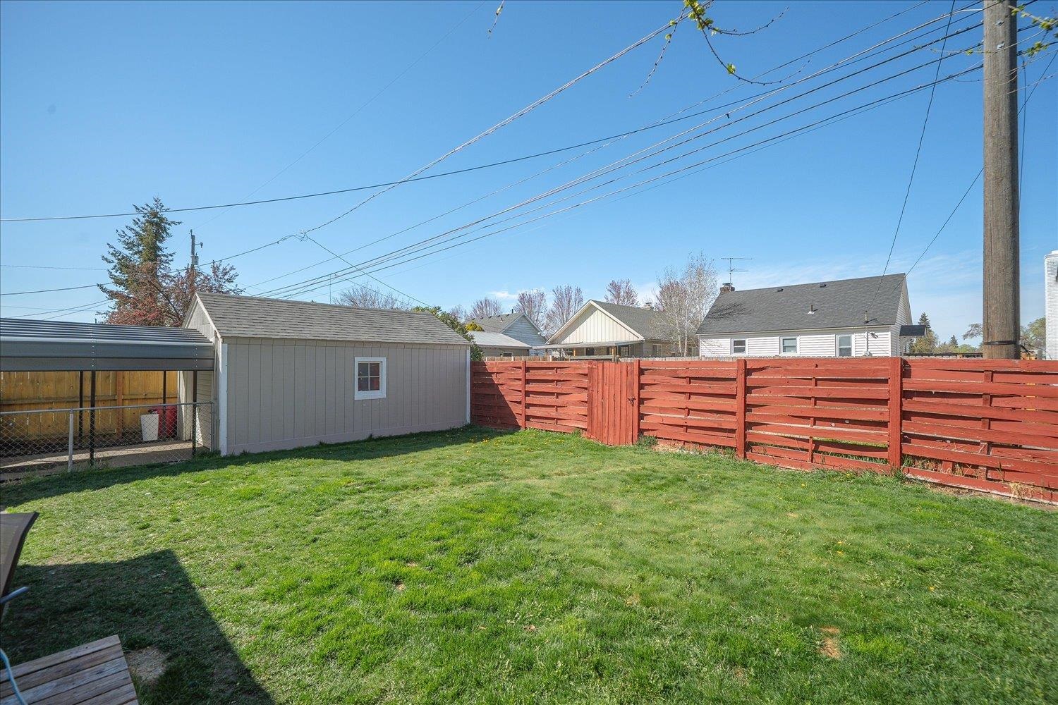 541 E Hoffman Ave - Photo 31
