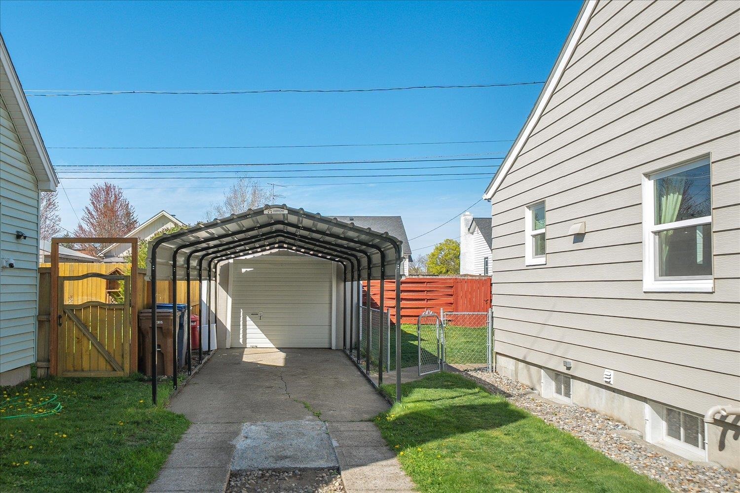 541 E Hoffman Ave - Photo 35
