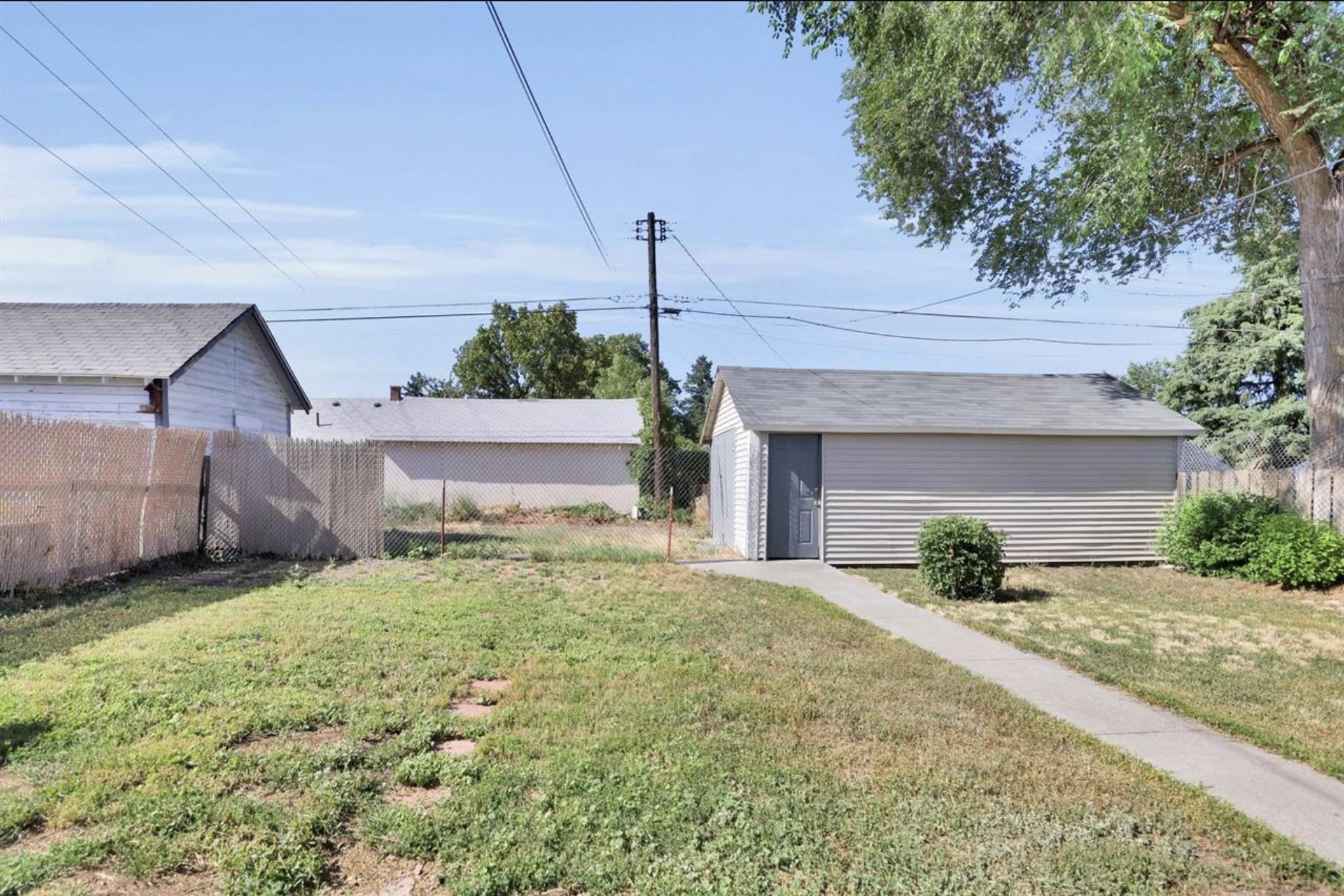 1407 E Broad Ave - Photo 16