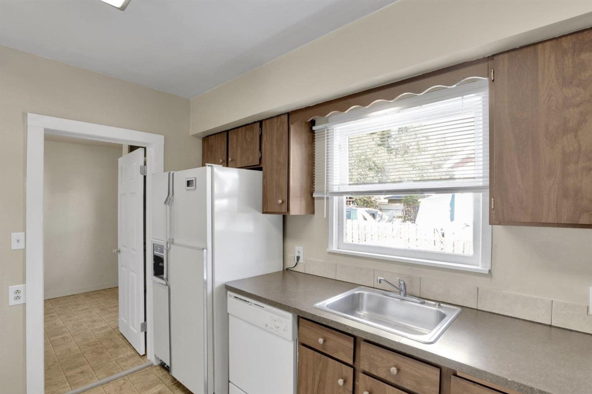 1407 E Broad Ave - Photo 6
