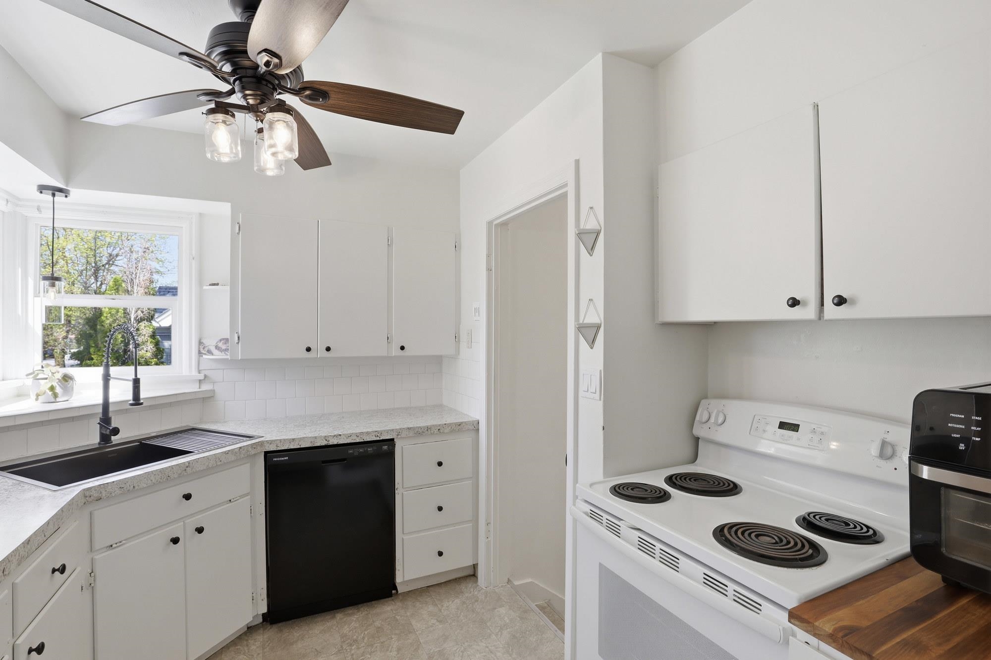 2716 W Garland Ave - Photo 9