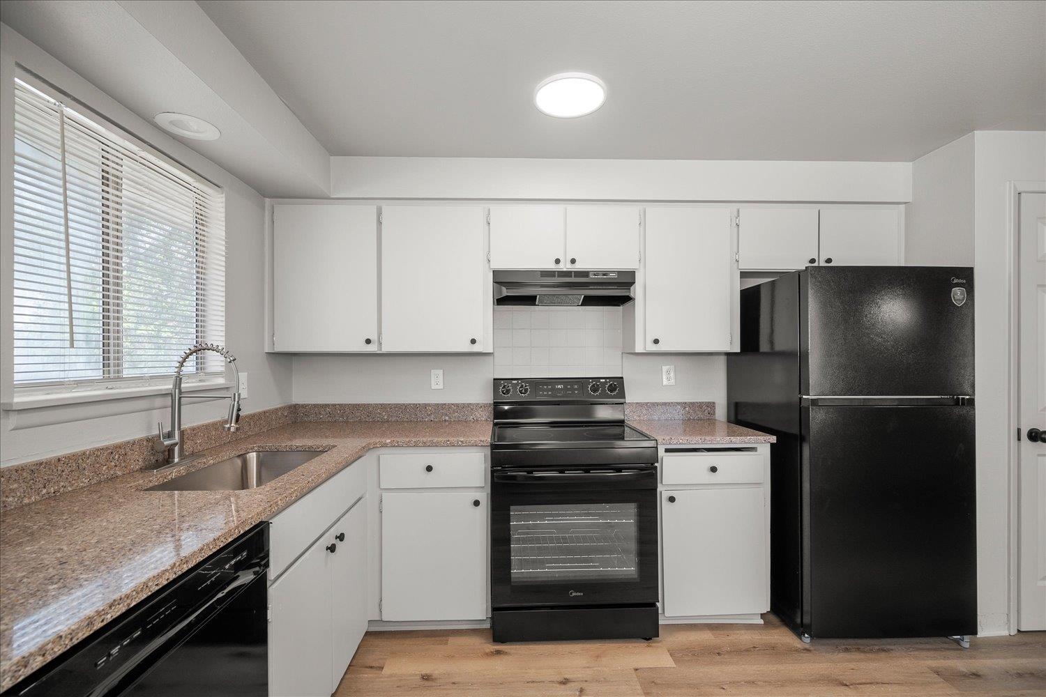 821 E North Ave - Photo 8