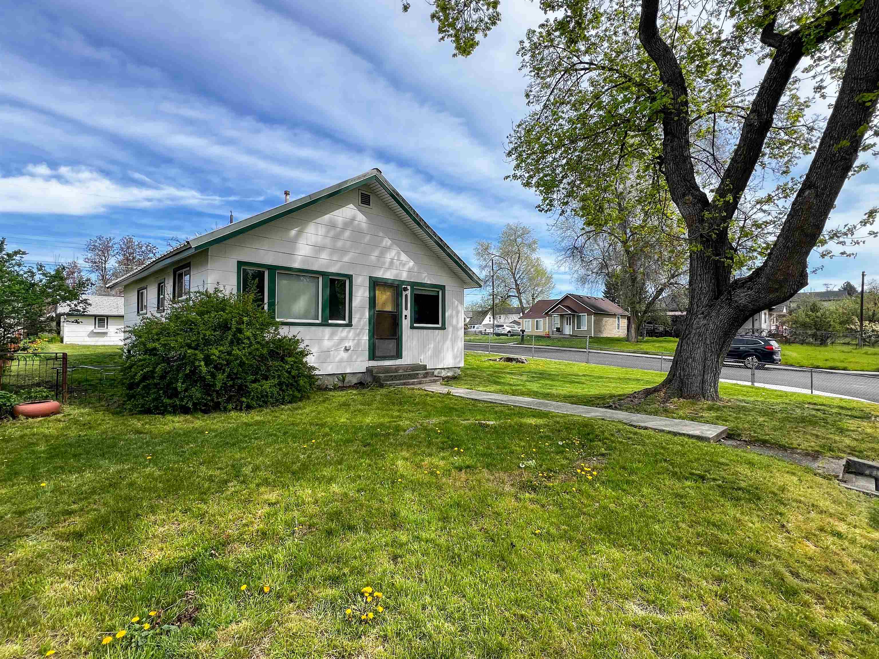 2227 E 7th Ave - Photo 4