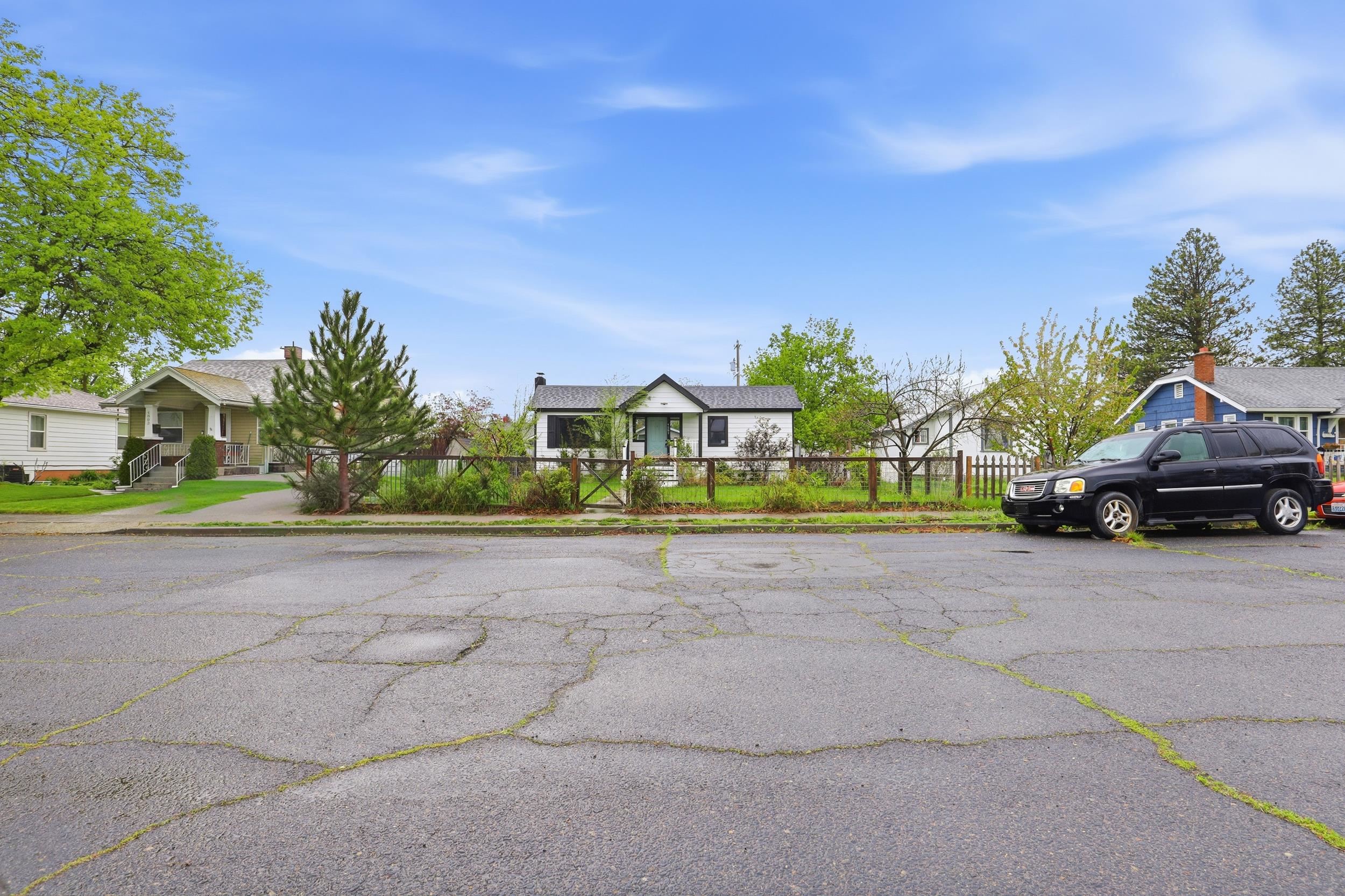 4807 N Howard St - Photo 2
