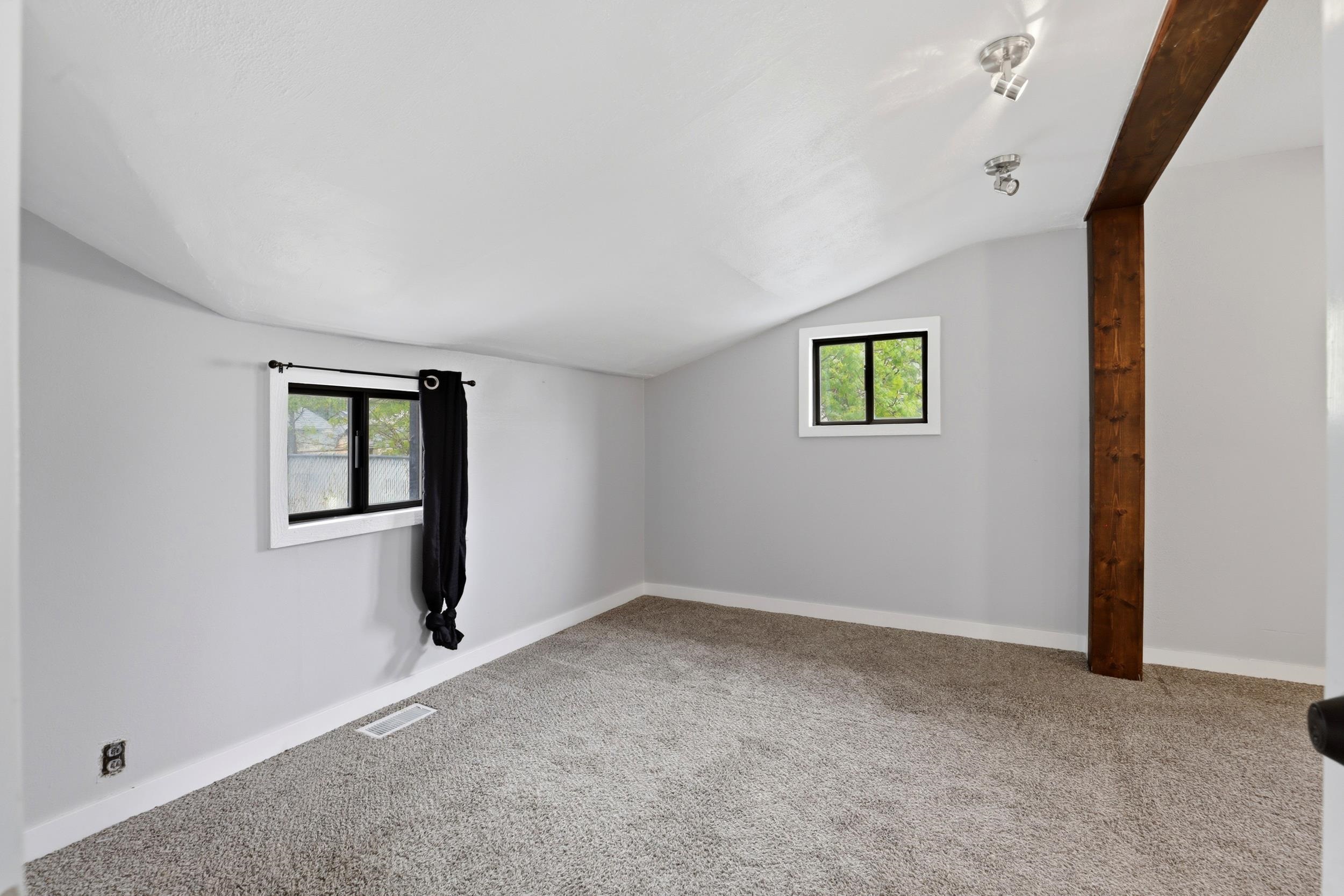 4807 N Howard St - Photo 18