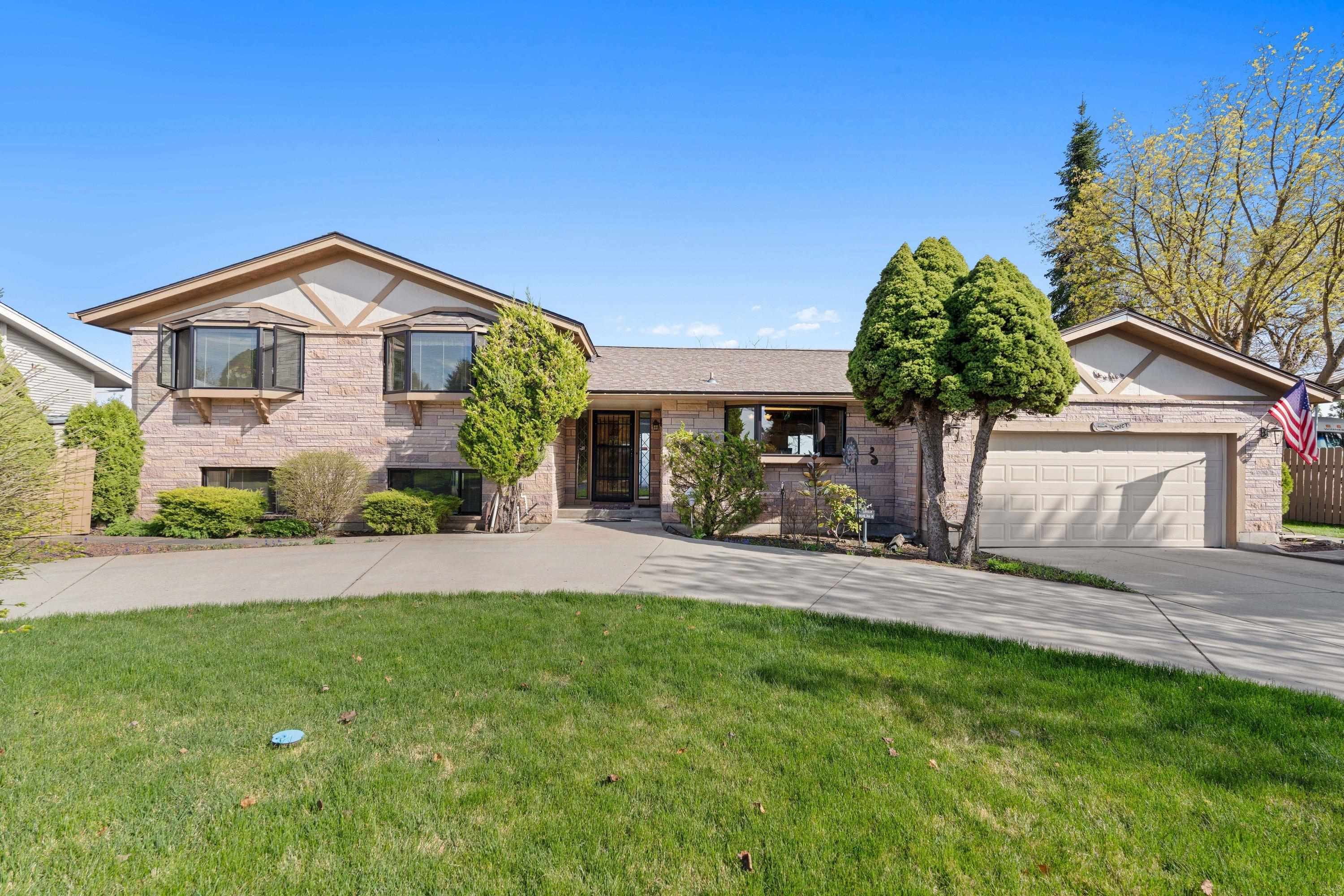 7910 N Panorama Dr - Photo 2