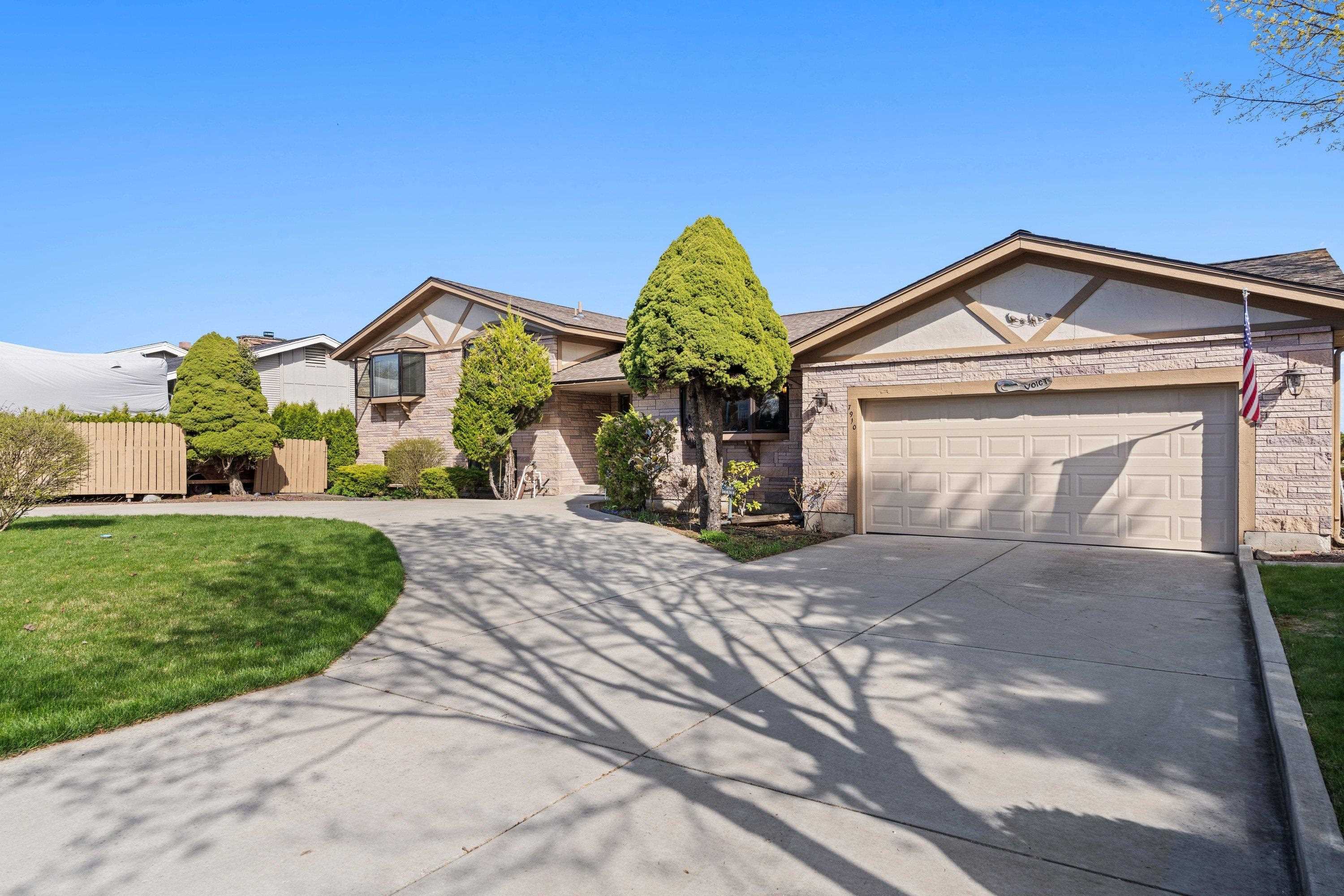 7910 N Panorama Dr - Photo 3