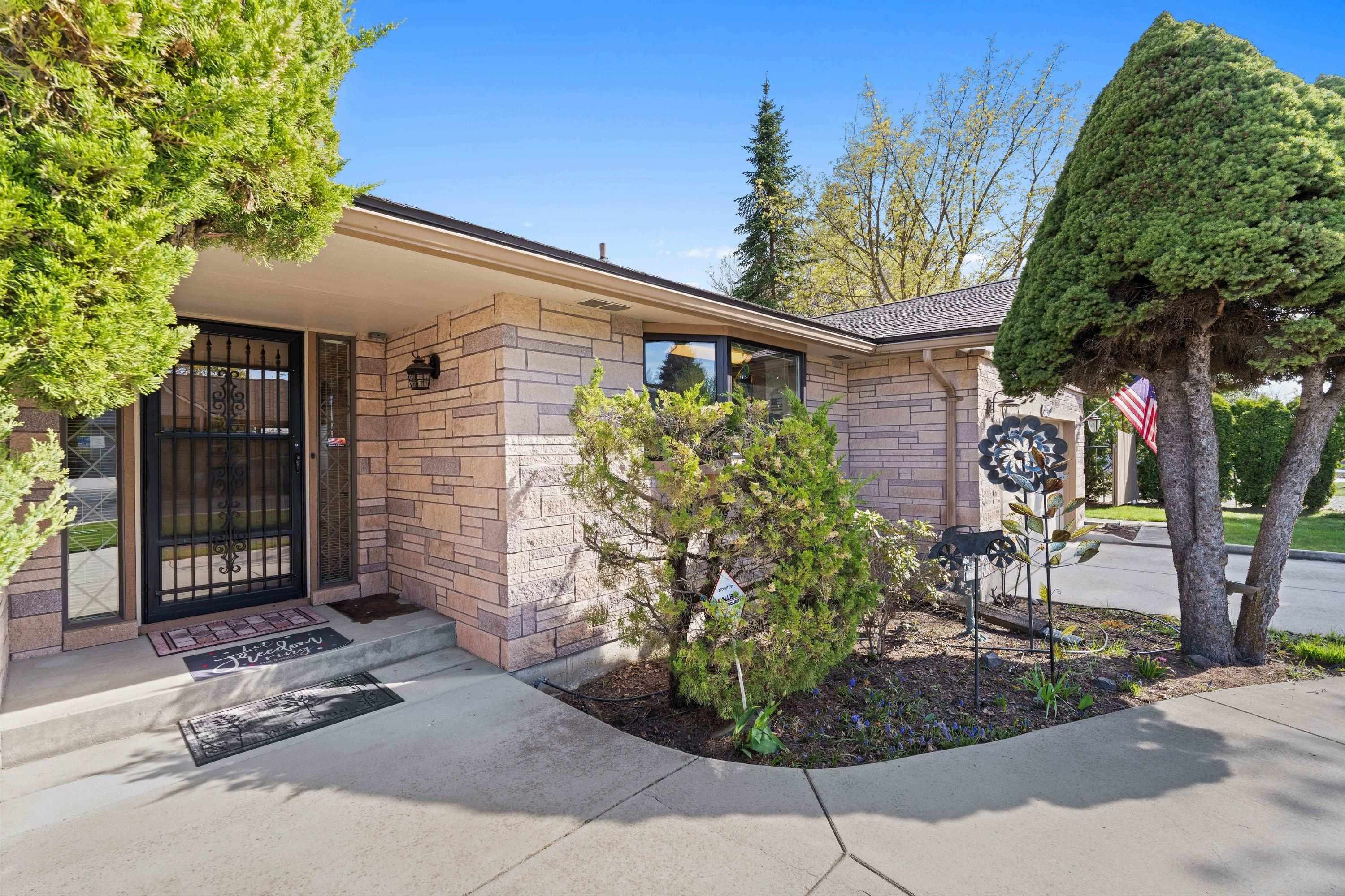 7910 N Panorama Dr - Photo 4