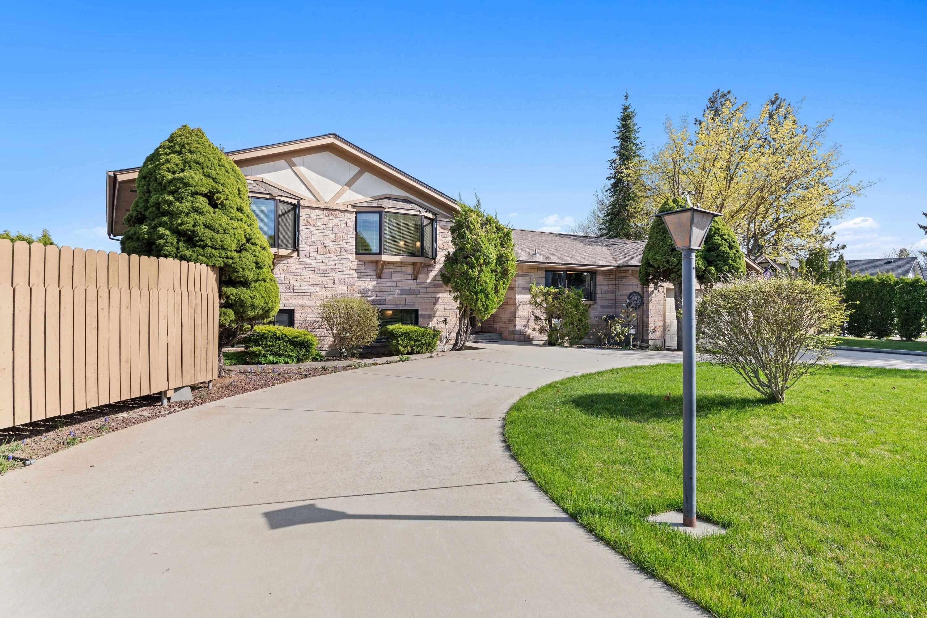7910 N Panorama Dr - Photo 5
