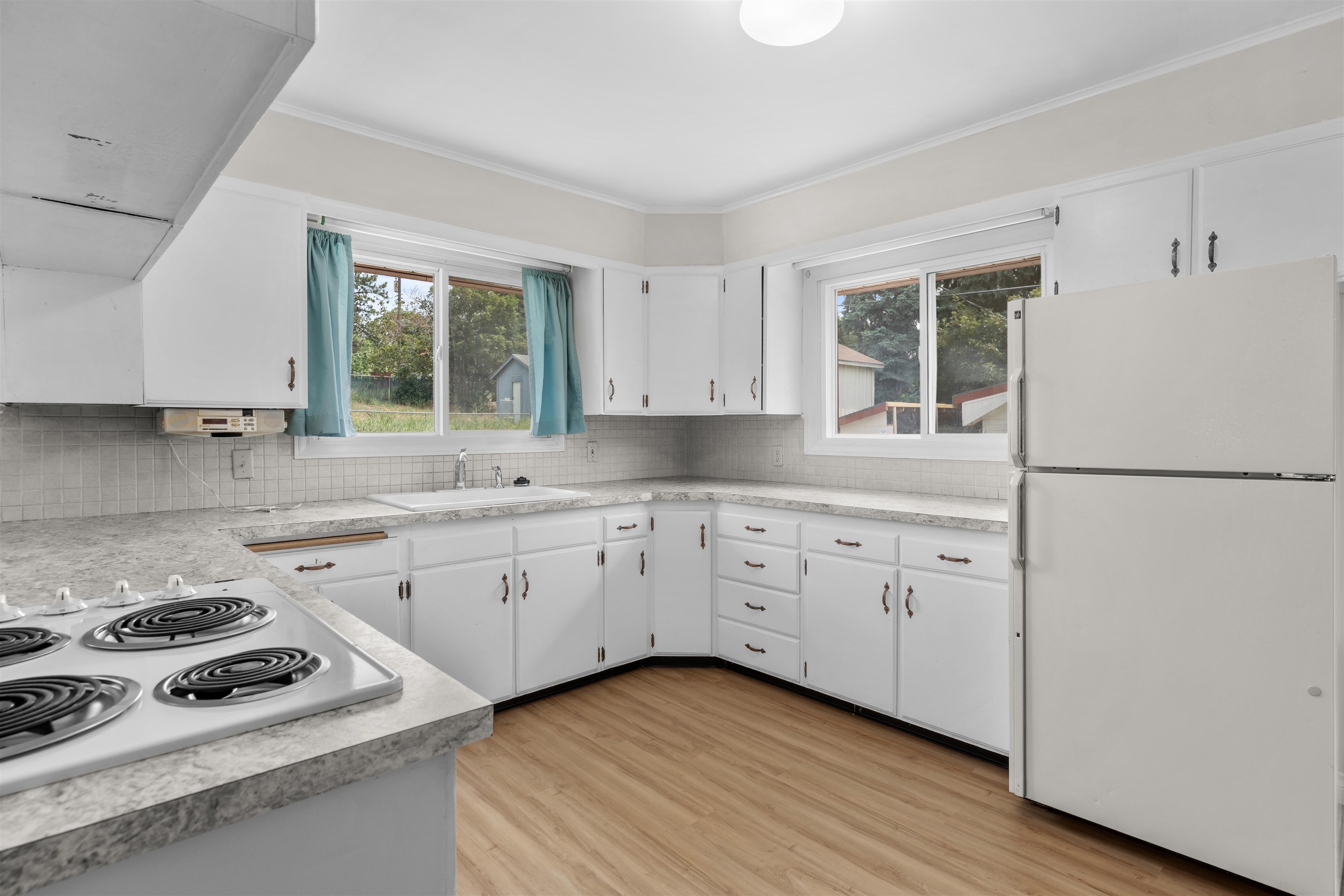 3918 E 8th Ave - Photo 6