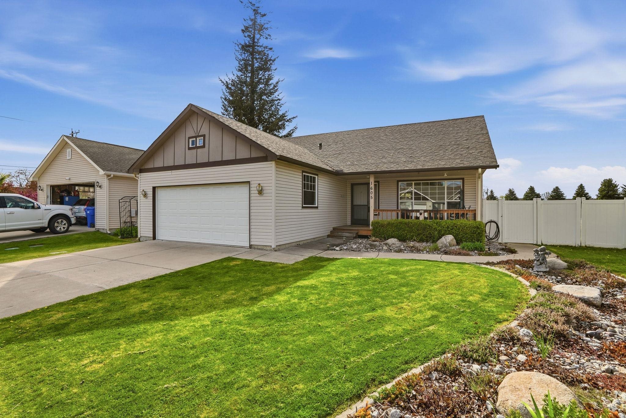 1605 N Tschirley Ln - Photo 2