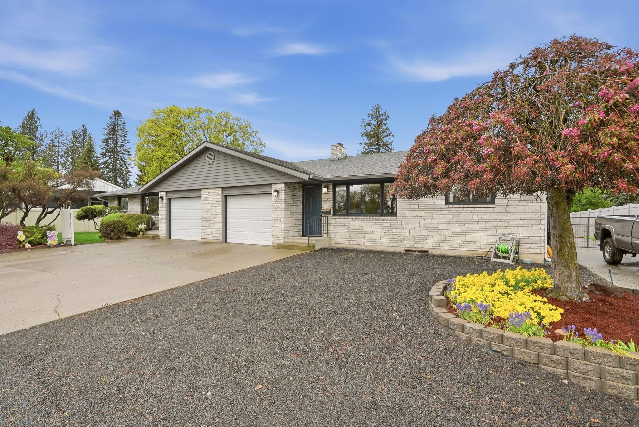 3220 W Francis Ave - Photo 1