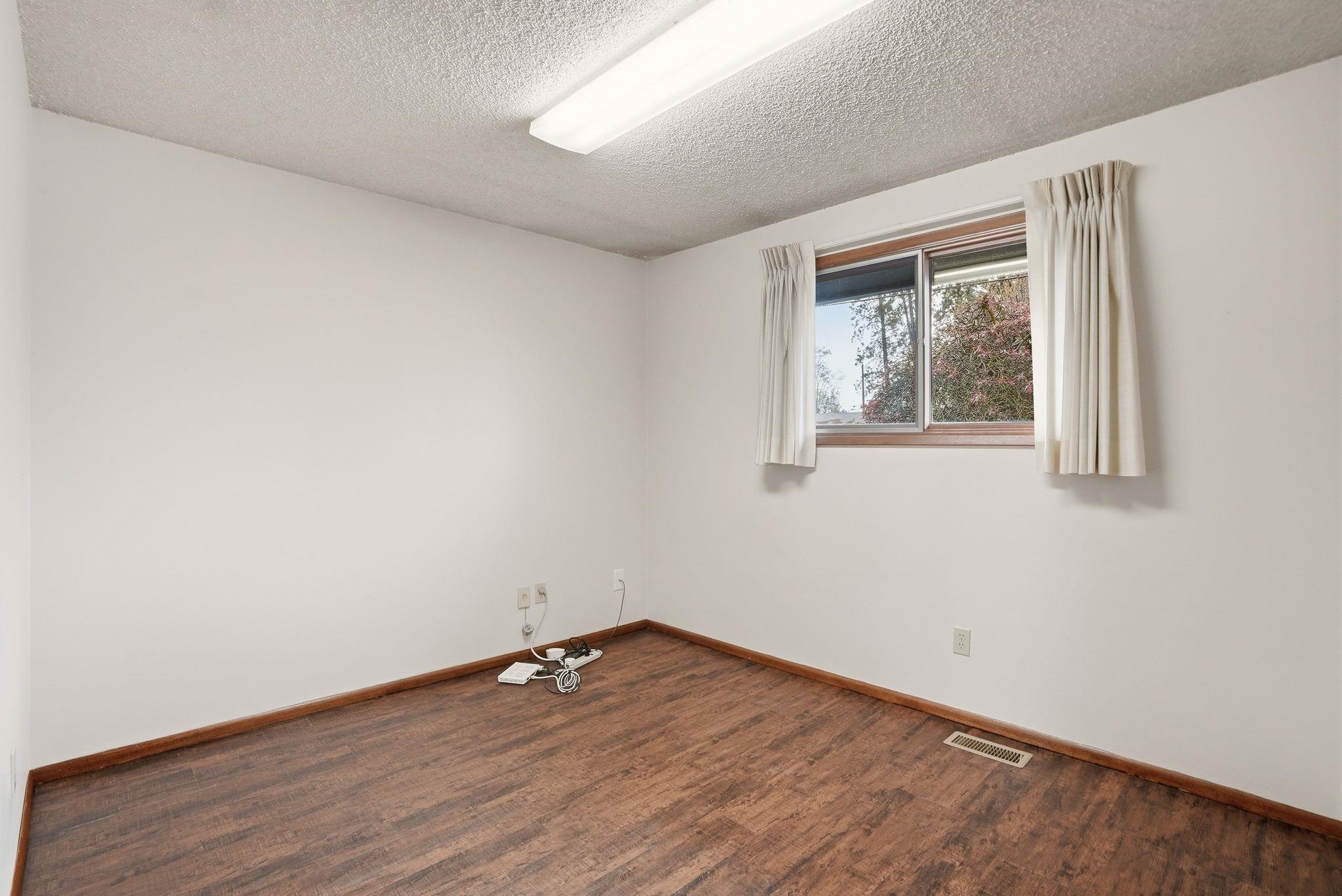 3220 W Francis Ave - Photo 13