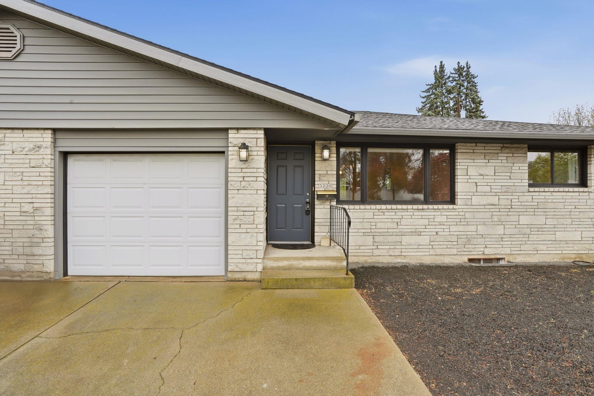 3220 W Francis Ave - Photo 4