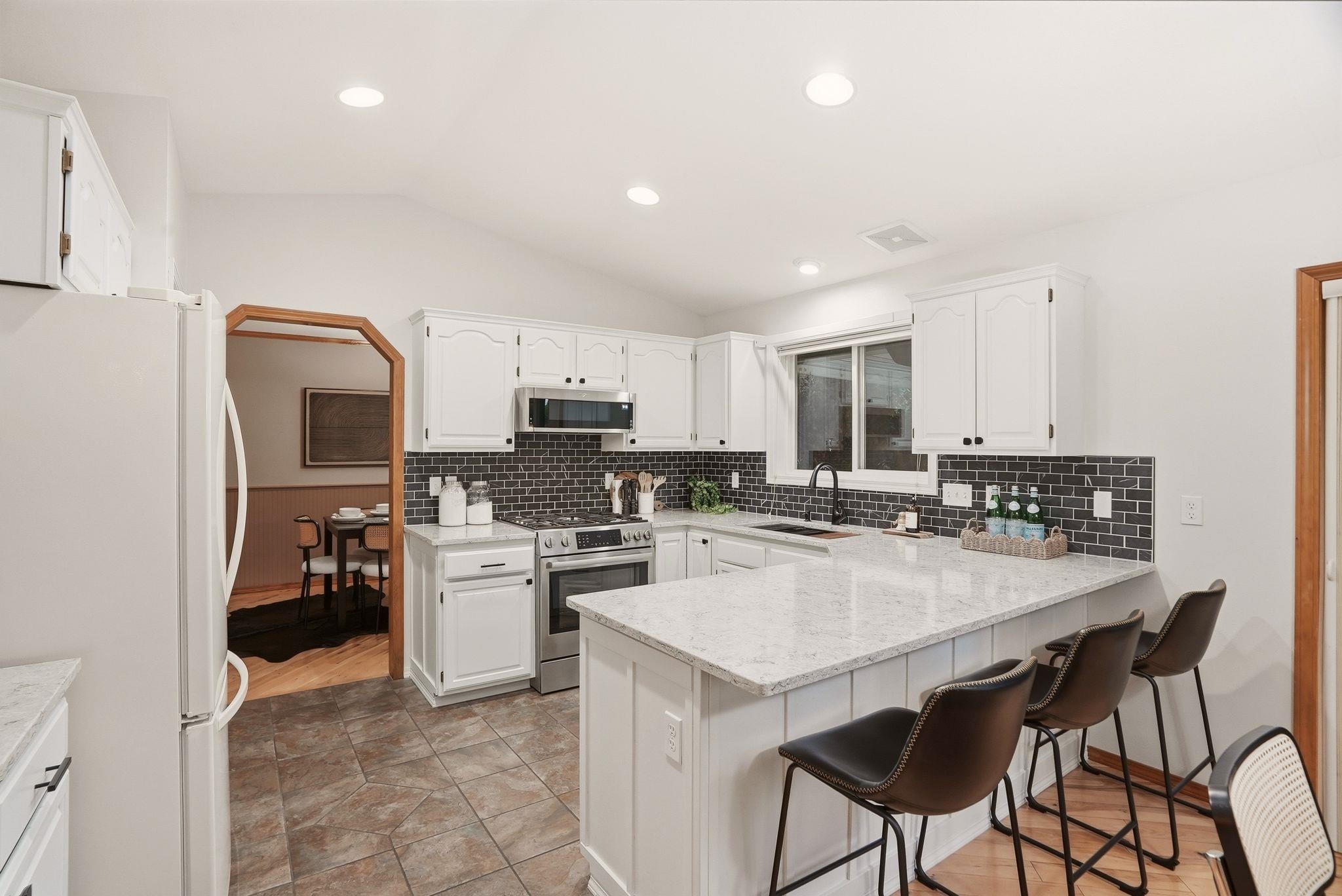 10711 N Danbury St - Photo 15
