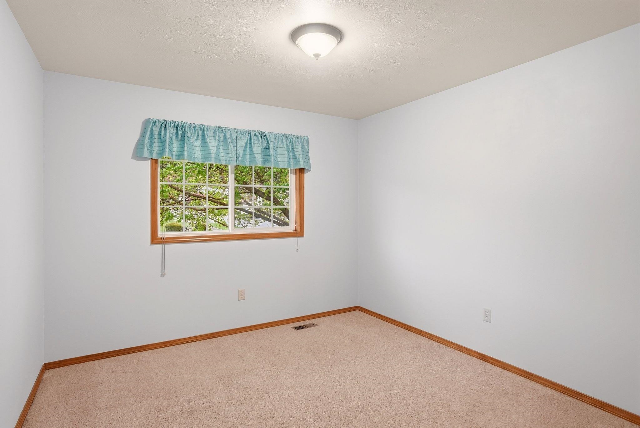 10711 N Danbury St - Photo 31