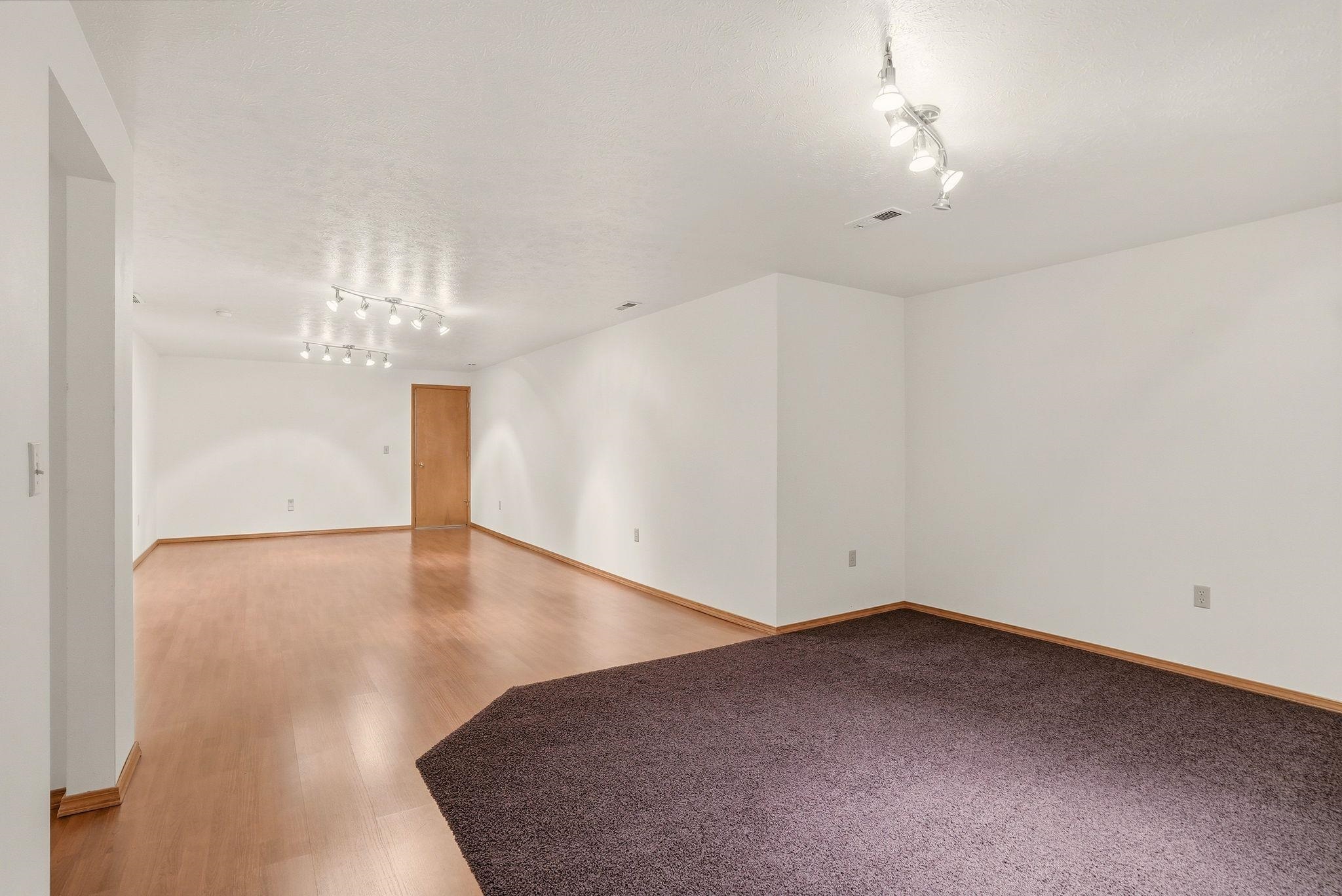 10711 N Danbury St - Photo 34