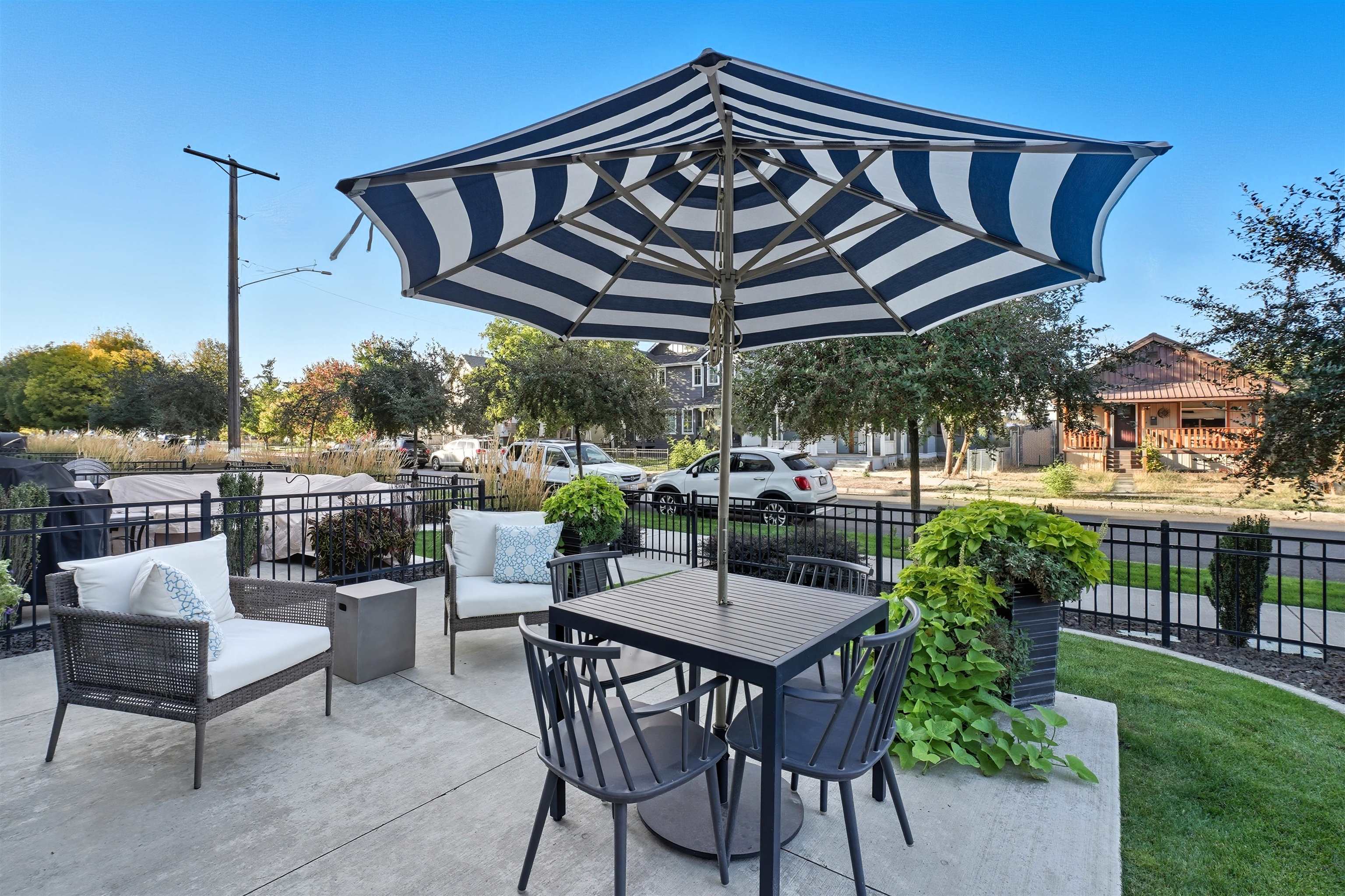 2319 W Bridge Ave - Photo 36