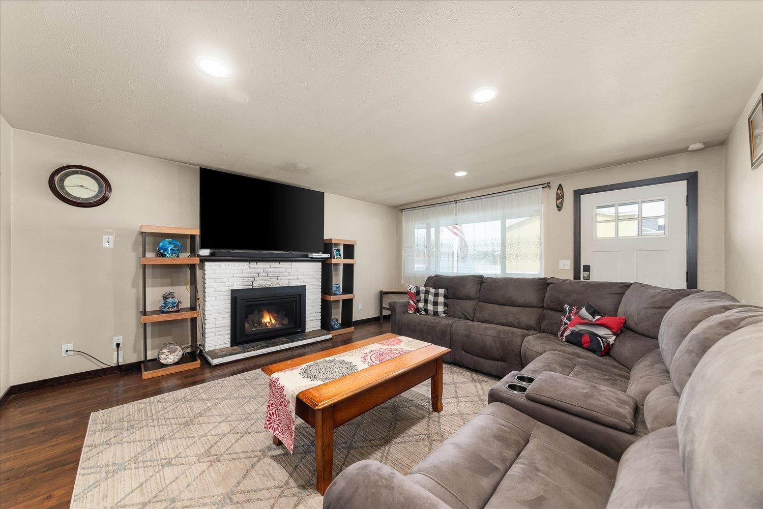 8504 E Mansfield Ave - Photo 3