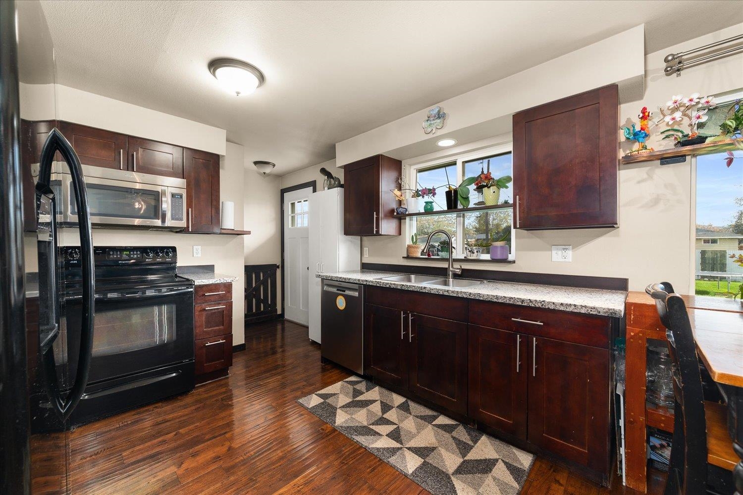 8504 E Mansfield Ave - Photo 4