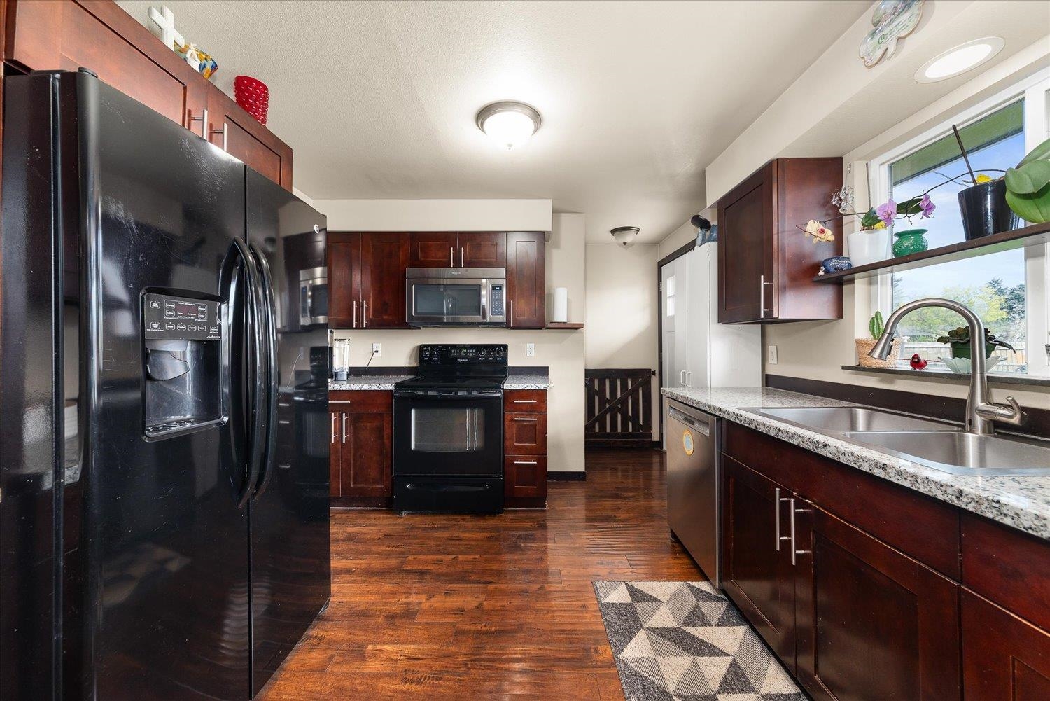 8504 E Mansfield Ave - Photo 5