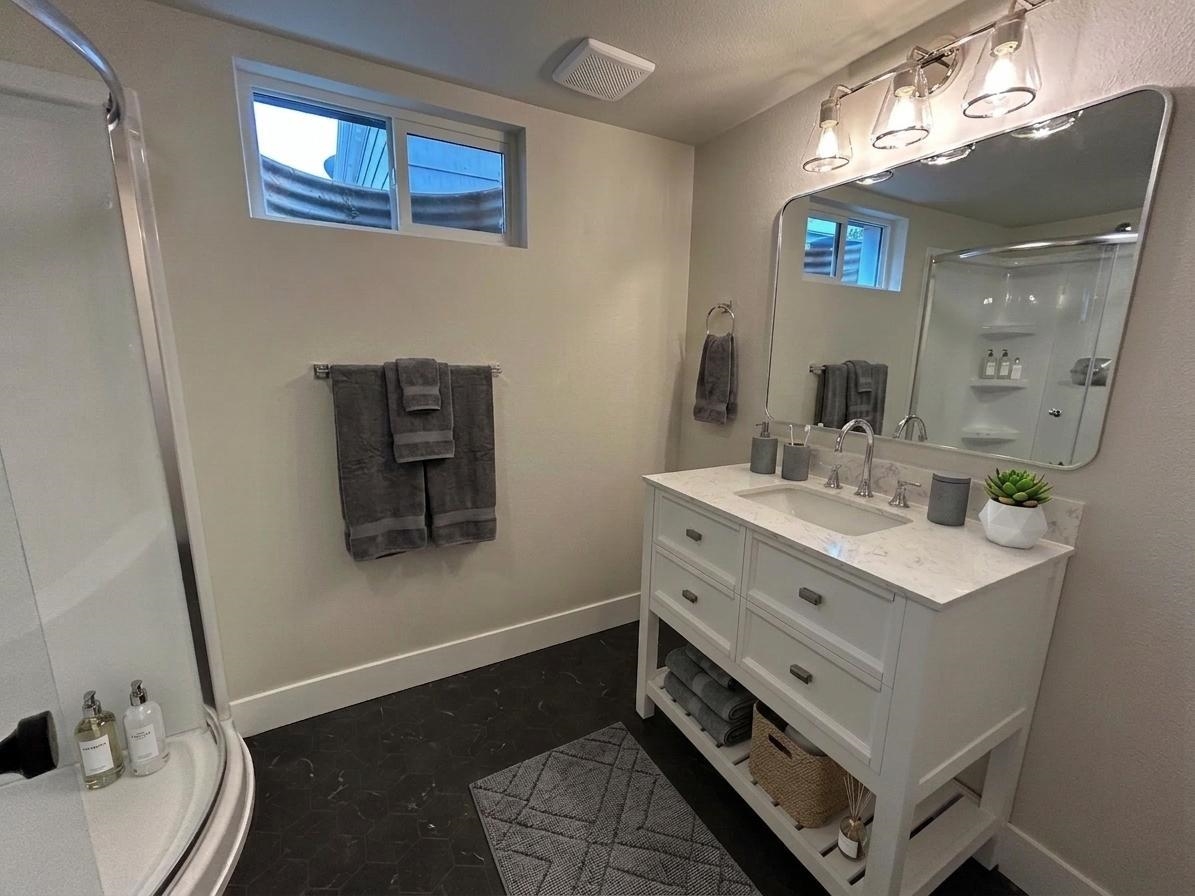1028 E 40th Ave - Photo 13
