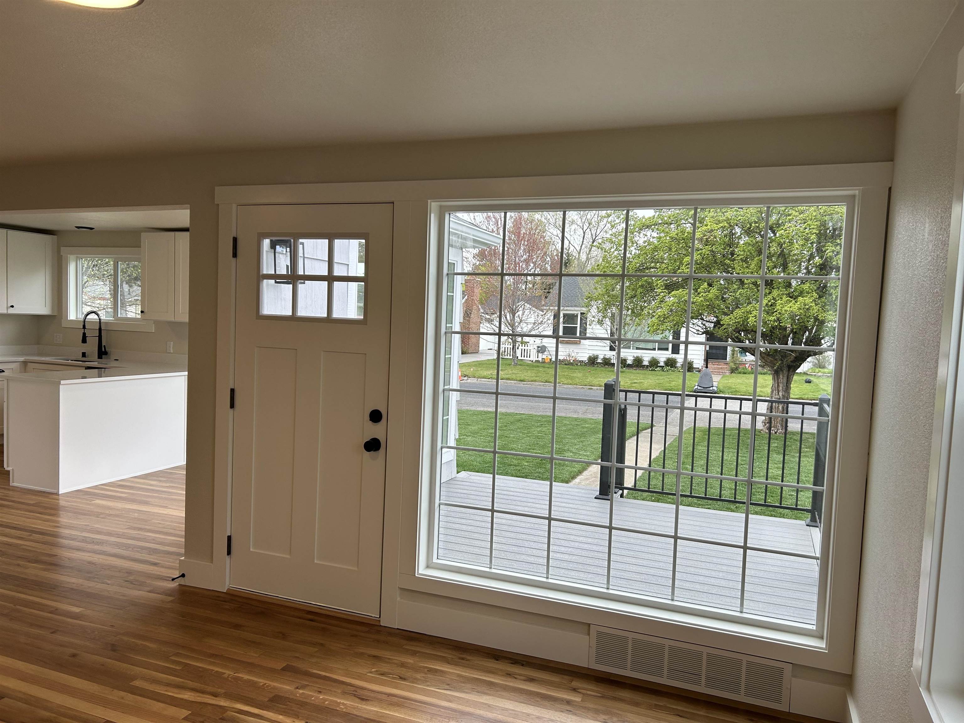 1028 E 40th Ave - Photo 16