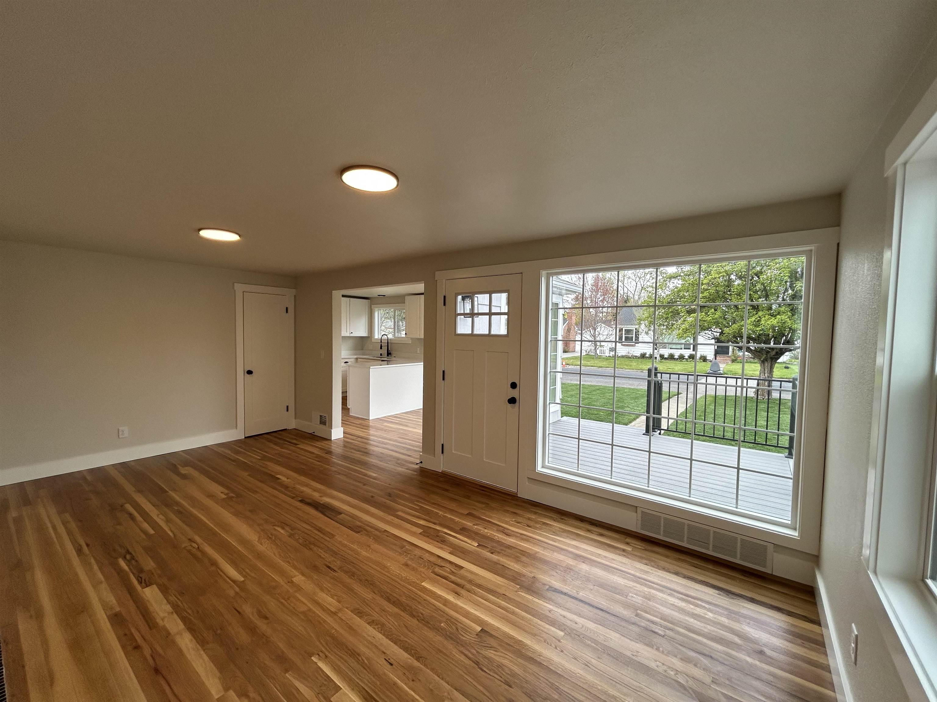 1028 E 40th Ave - Photo 17