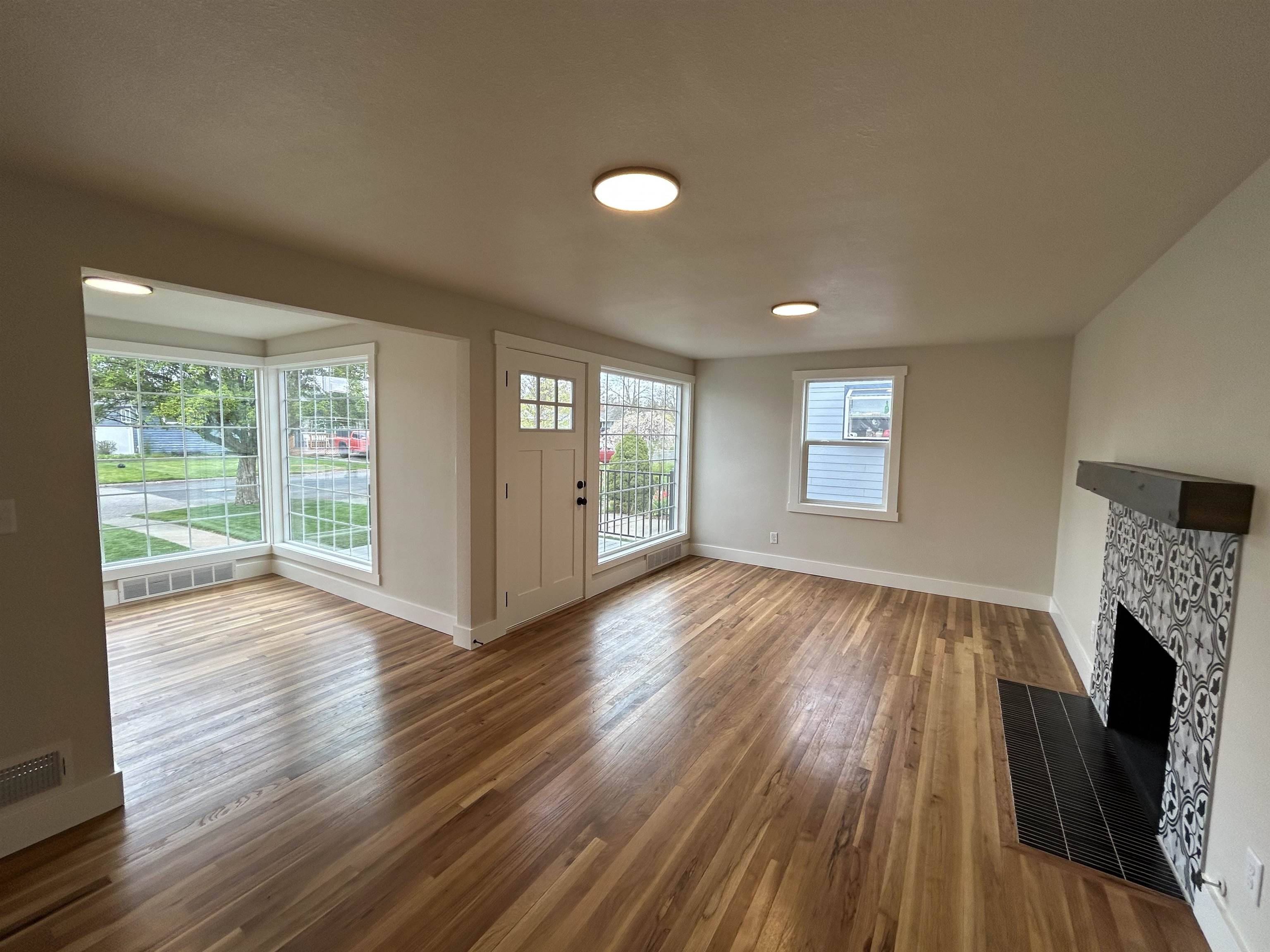 1028 E 40th Ave - Photo 19