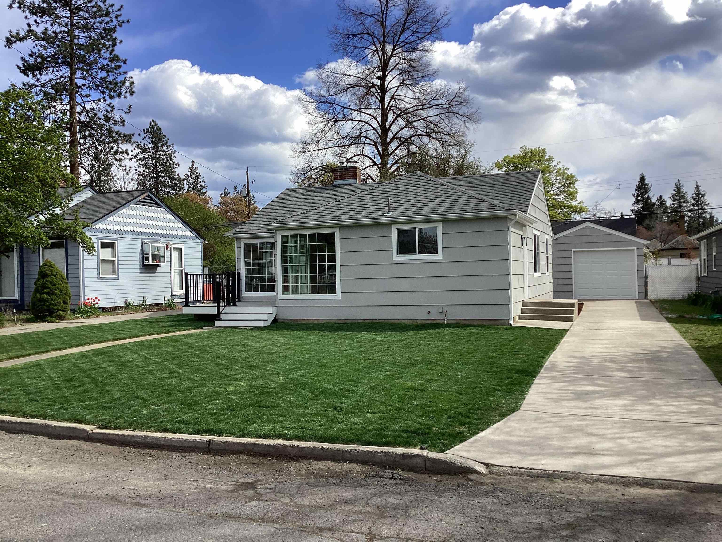 1028 E 40th Ave - Photo 3