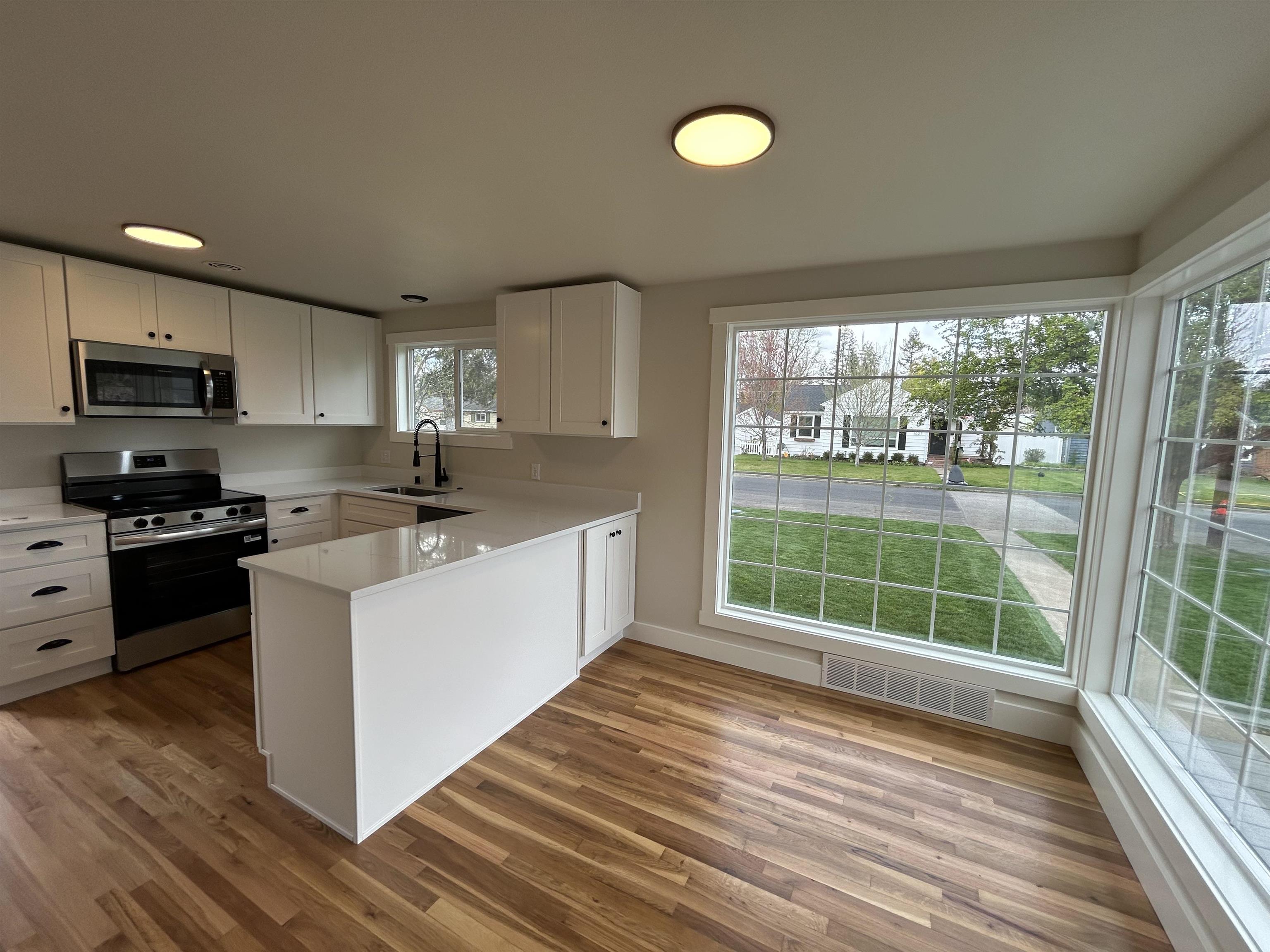 1028 E 40th Ave - Photo 21