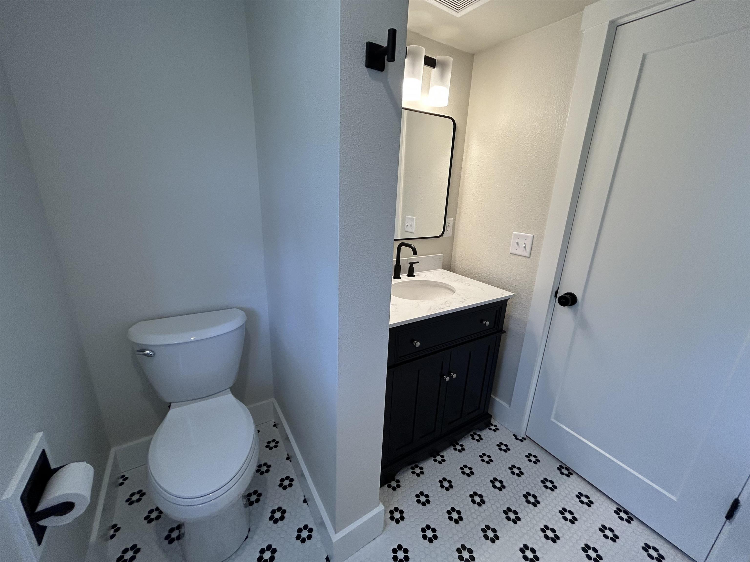 1028 E 40th Ave - Photo 31