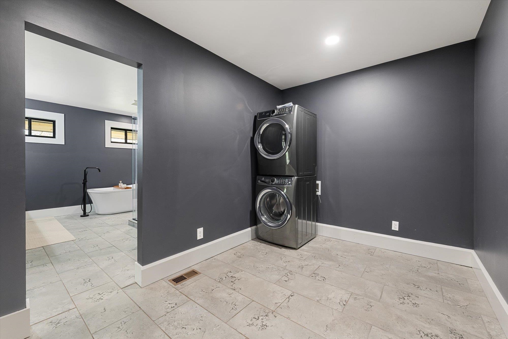 3327 S Tekoa St - Photo 21