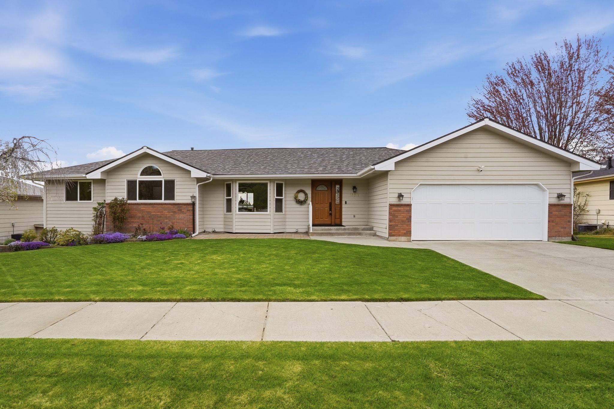 10811 N Danbury St - Photo 1