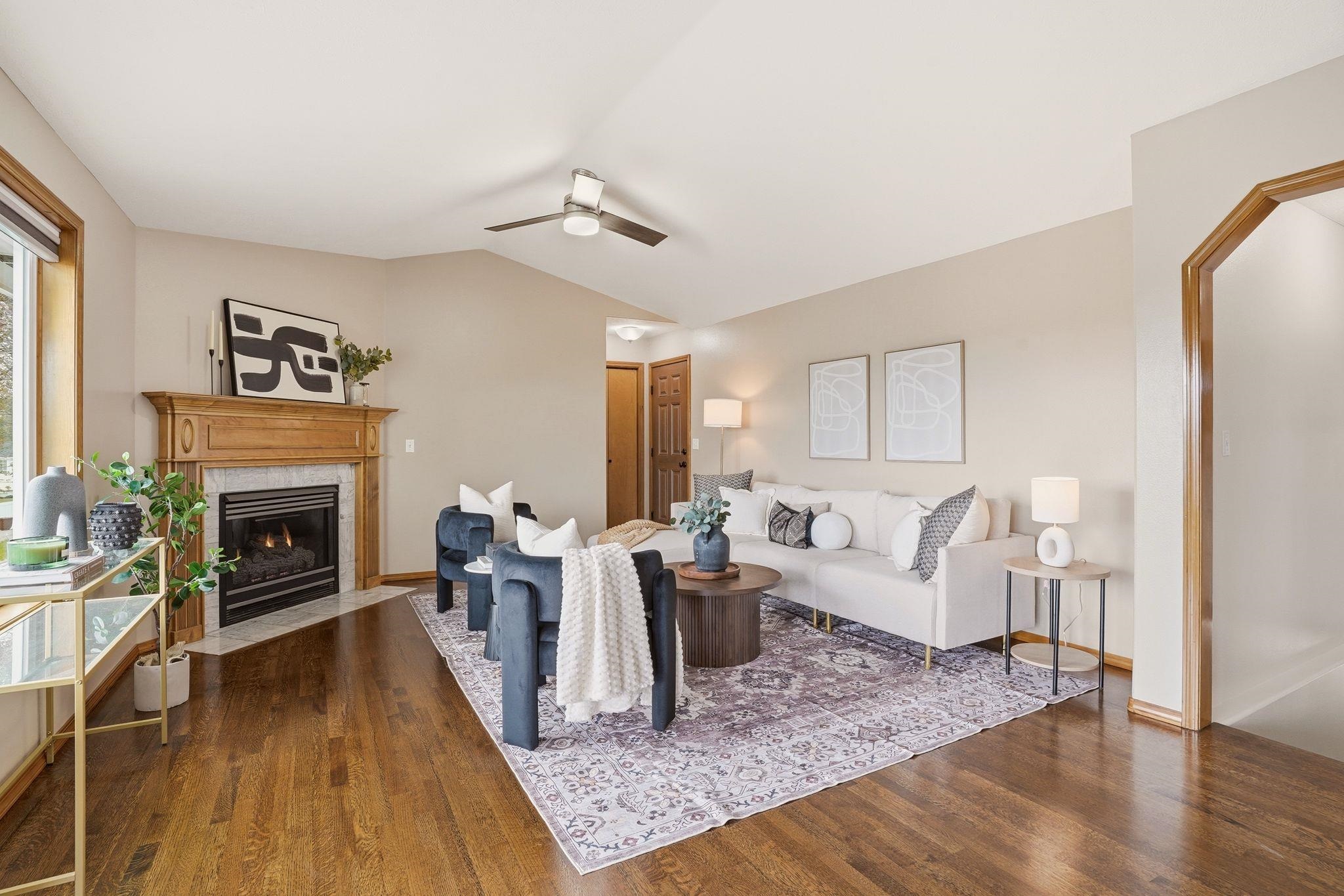 10811 N Danbury St - Photo 2