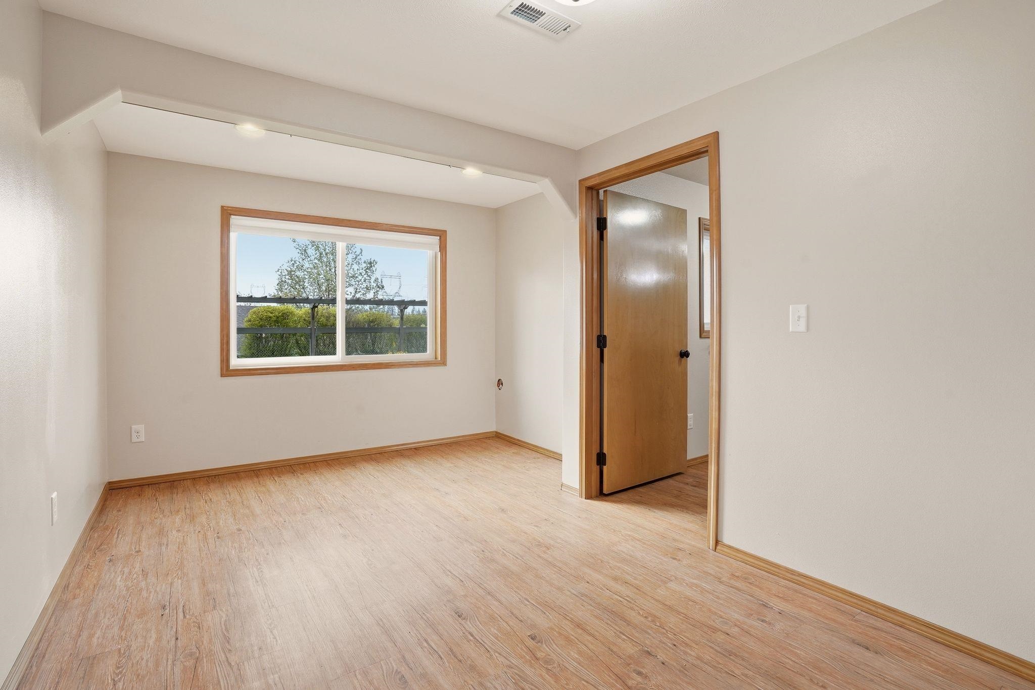 10811 N Danbury St - Photo 29