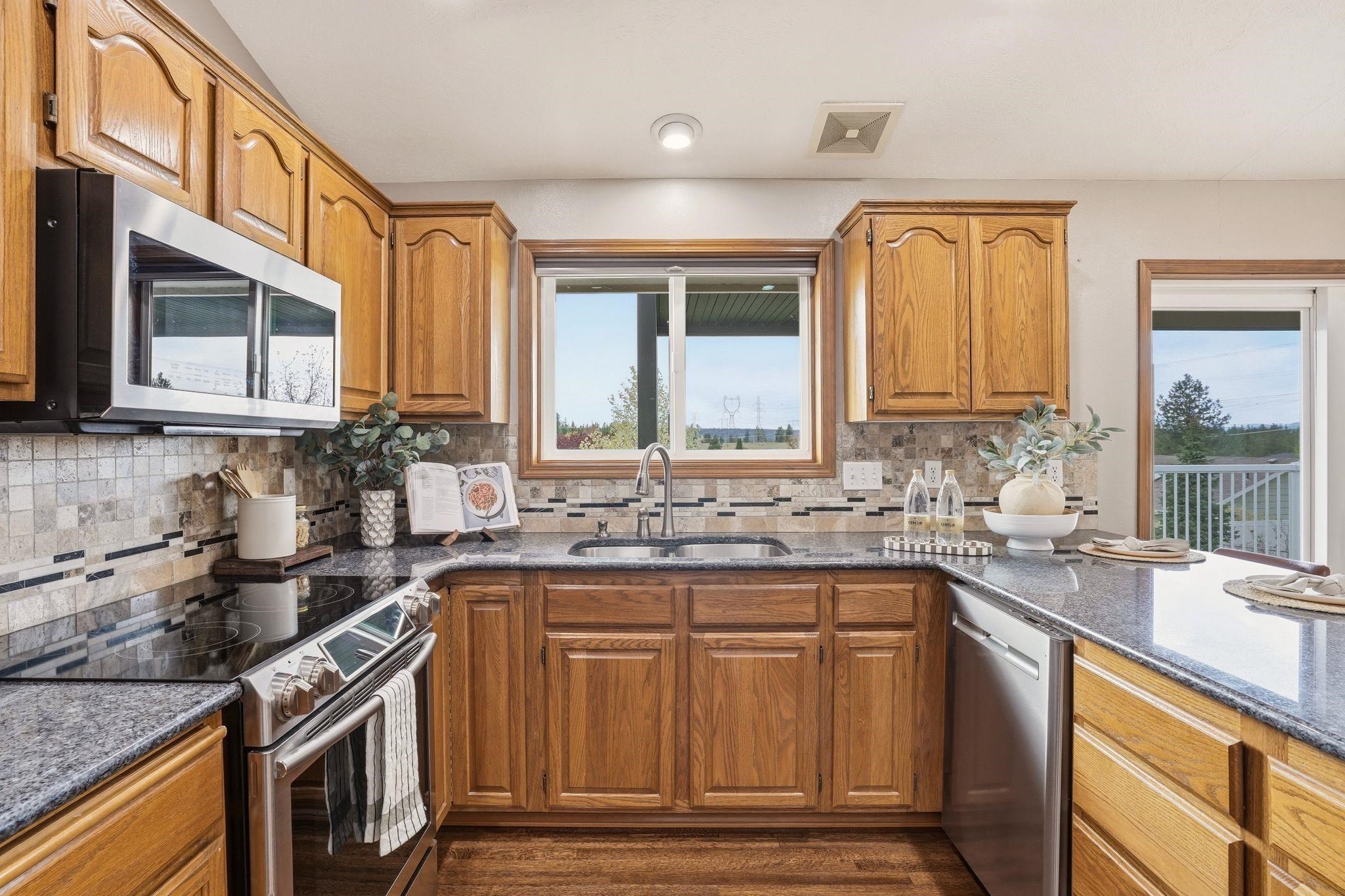 10811 N Danbury St - Photo 4