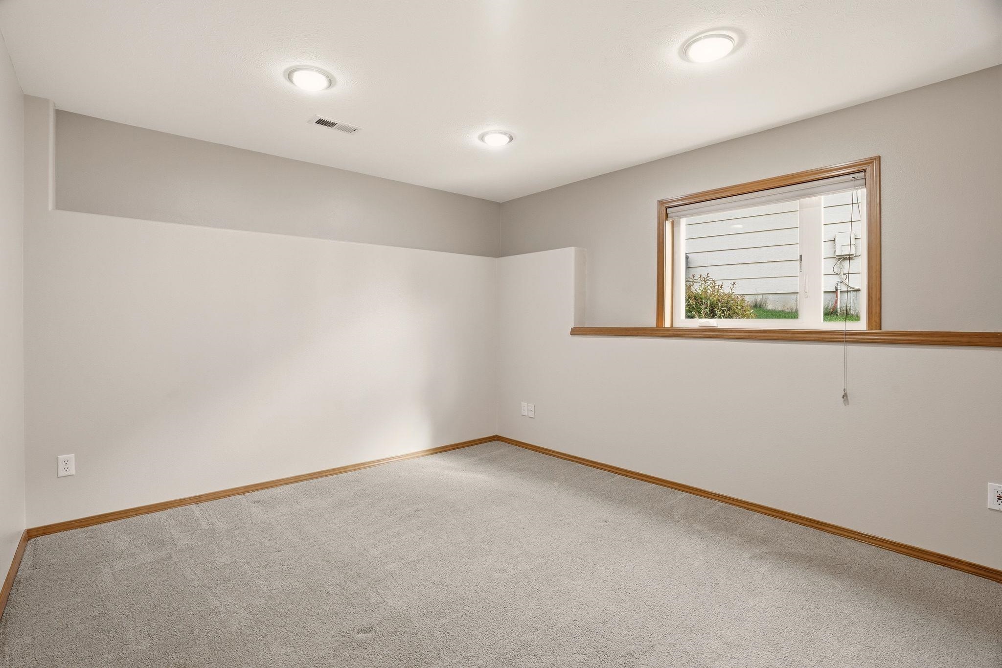 10811 N Danbury St - Photo 31