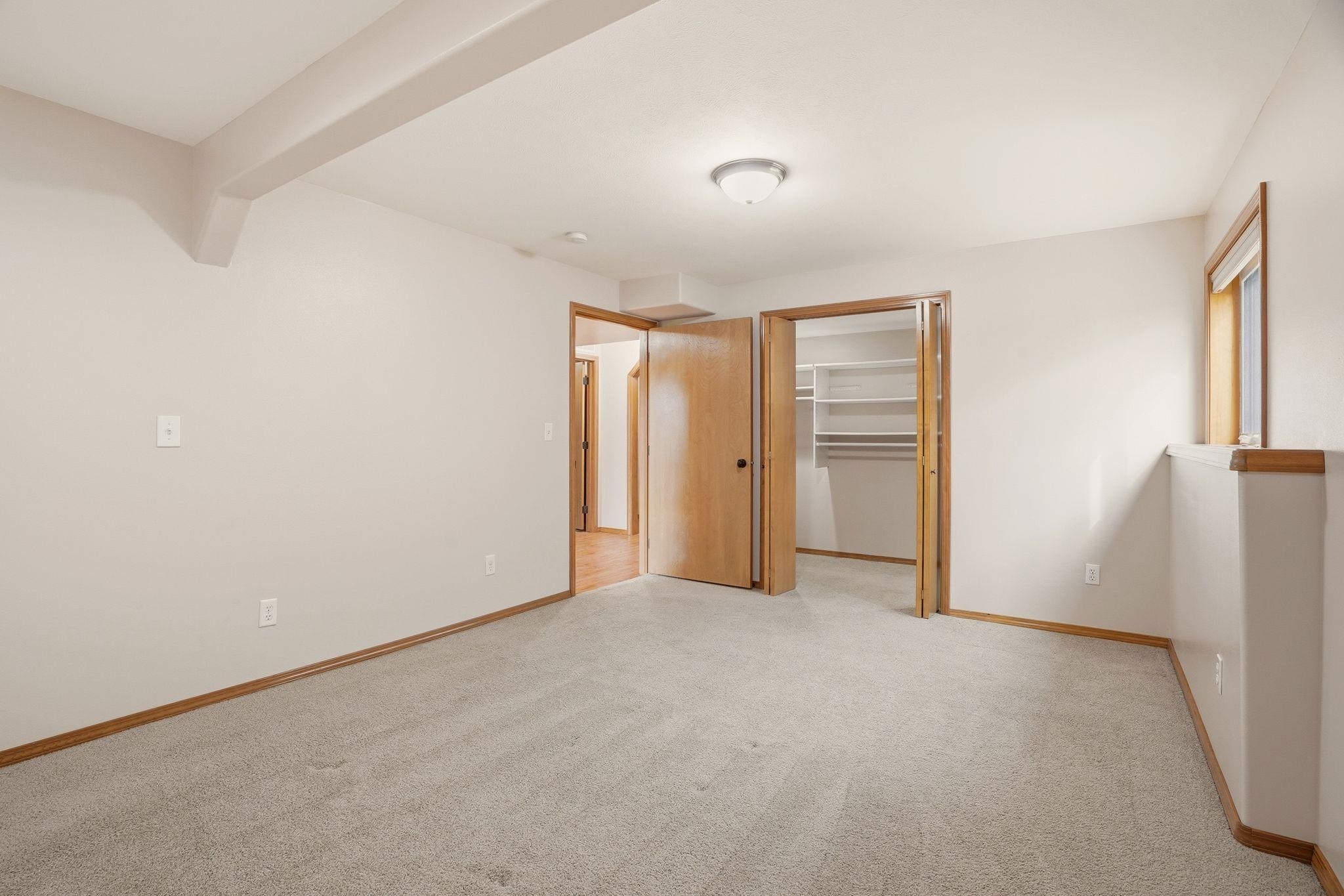 10811 N Danbury St - Photo 32