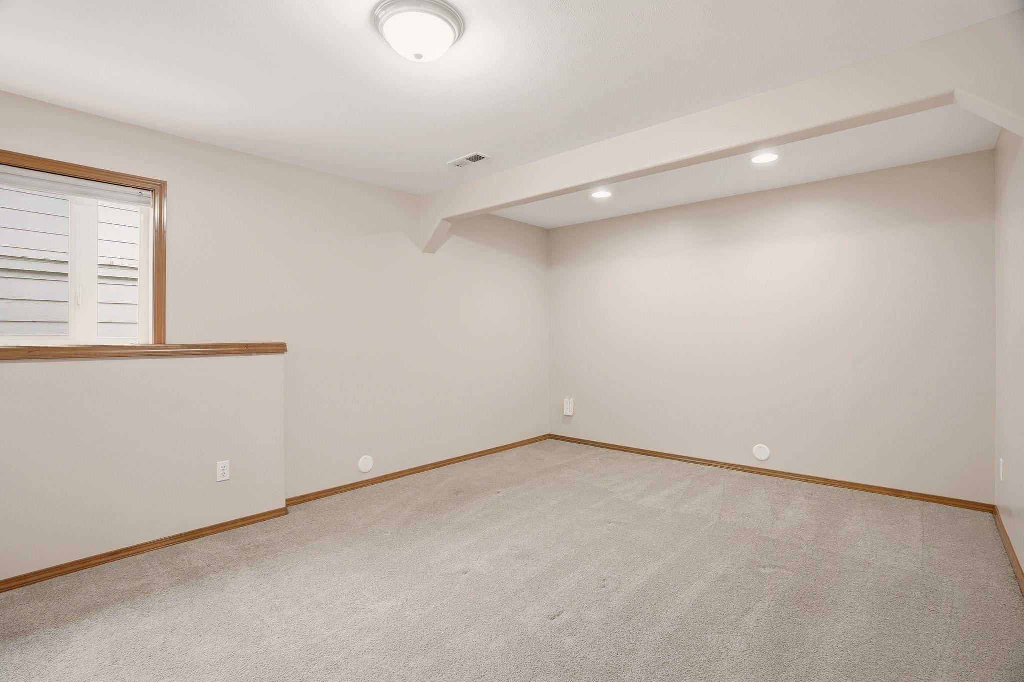 10811 N Danbury St - Photo 33
