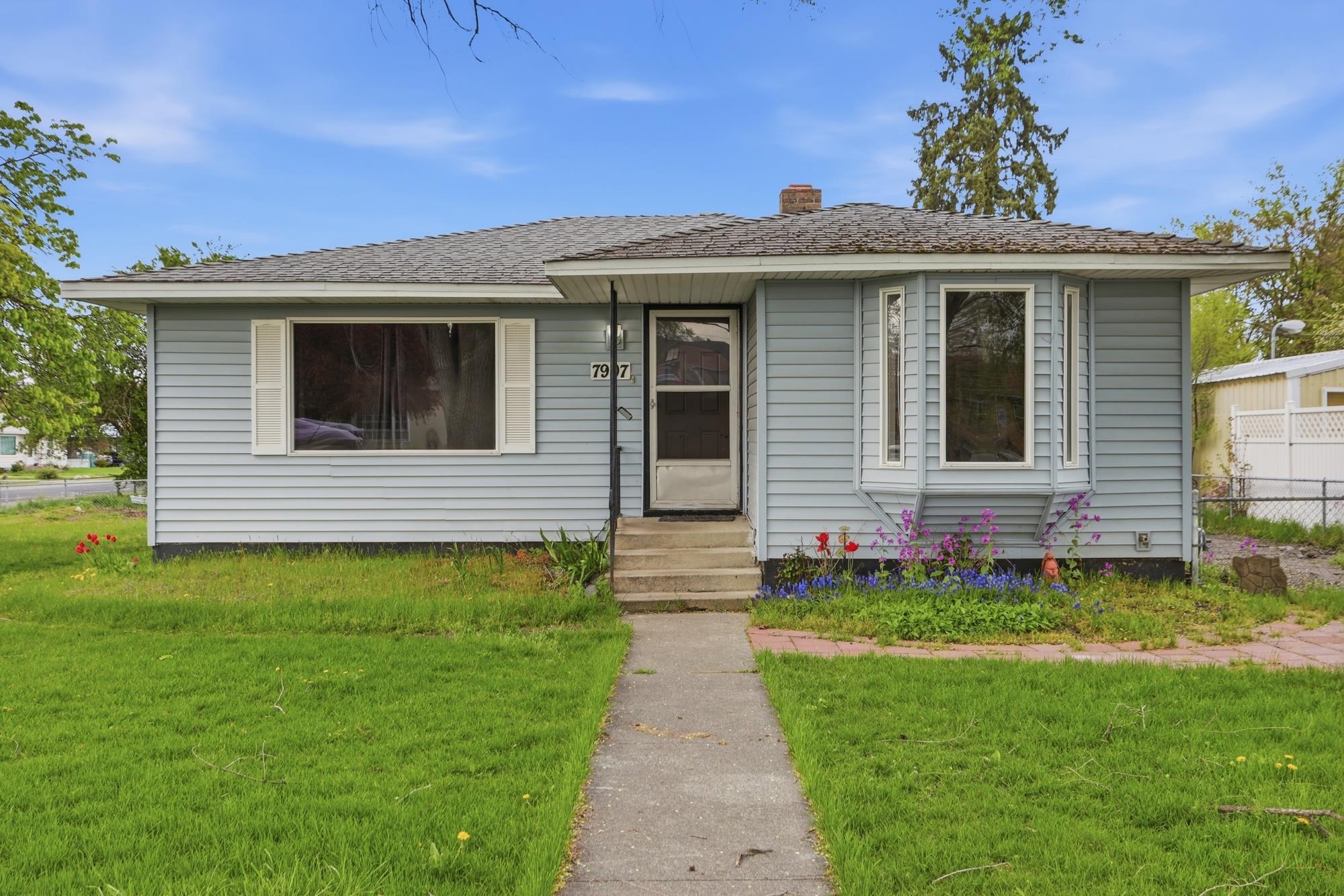 7907 E Indiana Ave - Photo 1