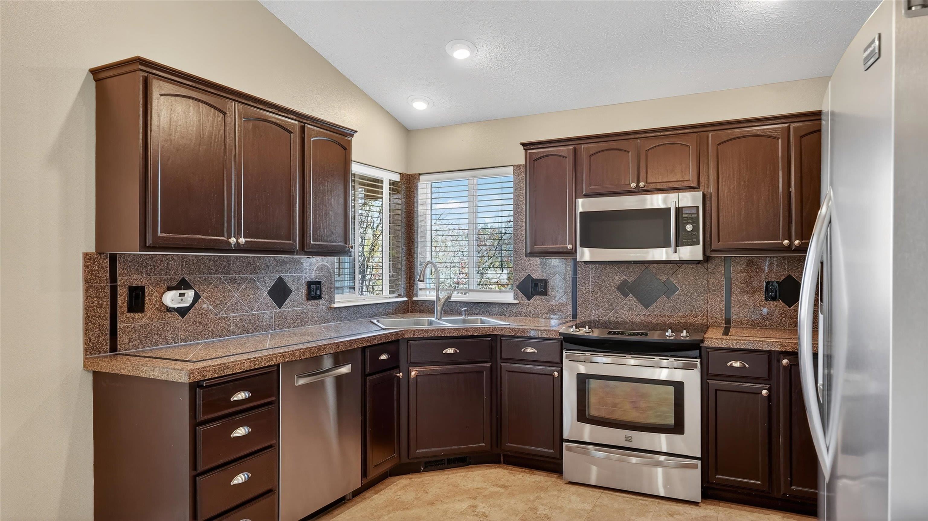 17925 N Colton Ct - Photo 12