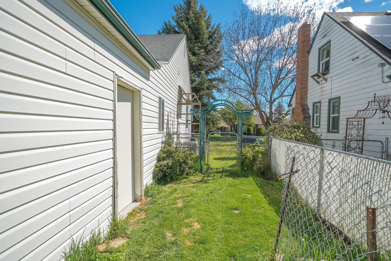 4011 N Hawthorne St - Photo 44