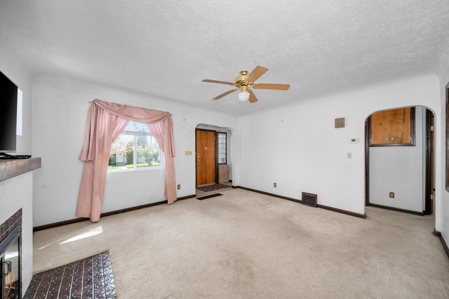 4011 N Hawthorne St - Photo 6