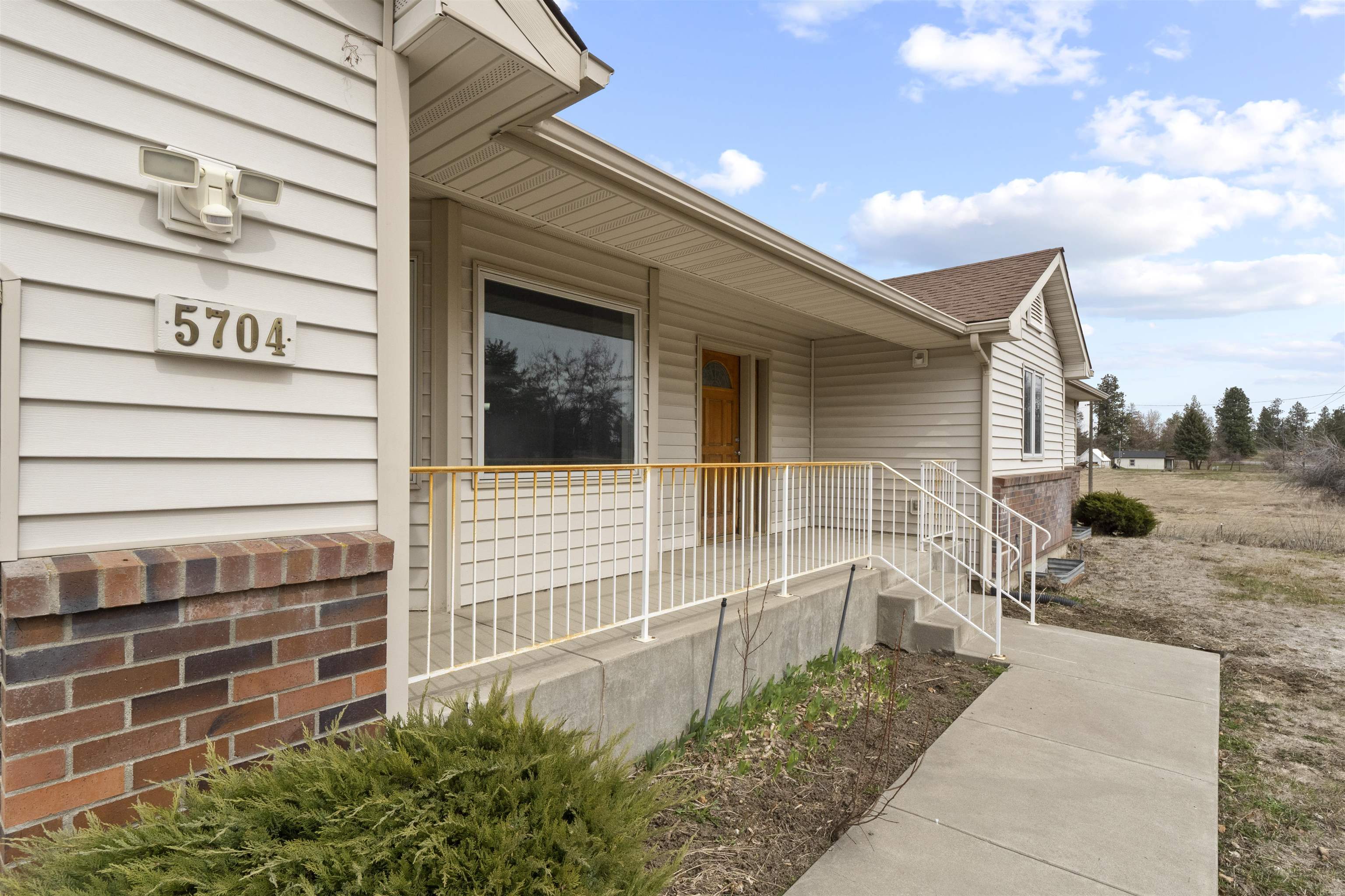 5704 W Garden Springs Rd - Photo 4