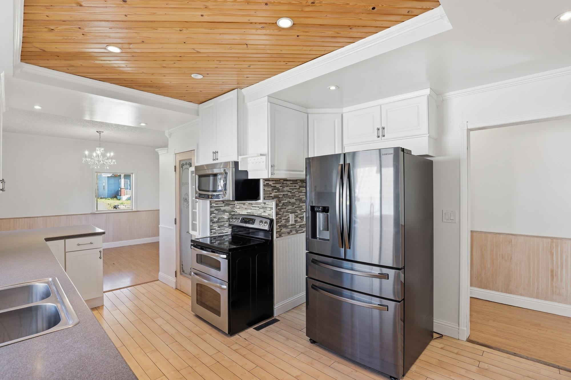 1634 E Providence Ave - Photo 12