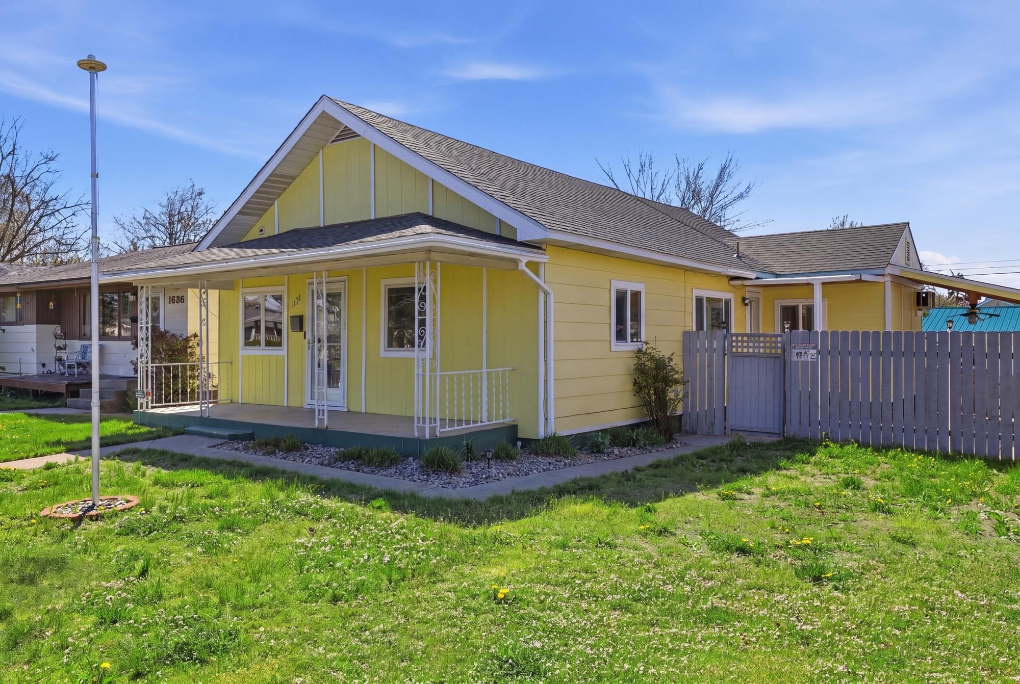 1634 E Providence Ave - Photo 3