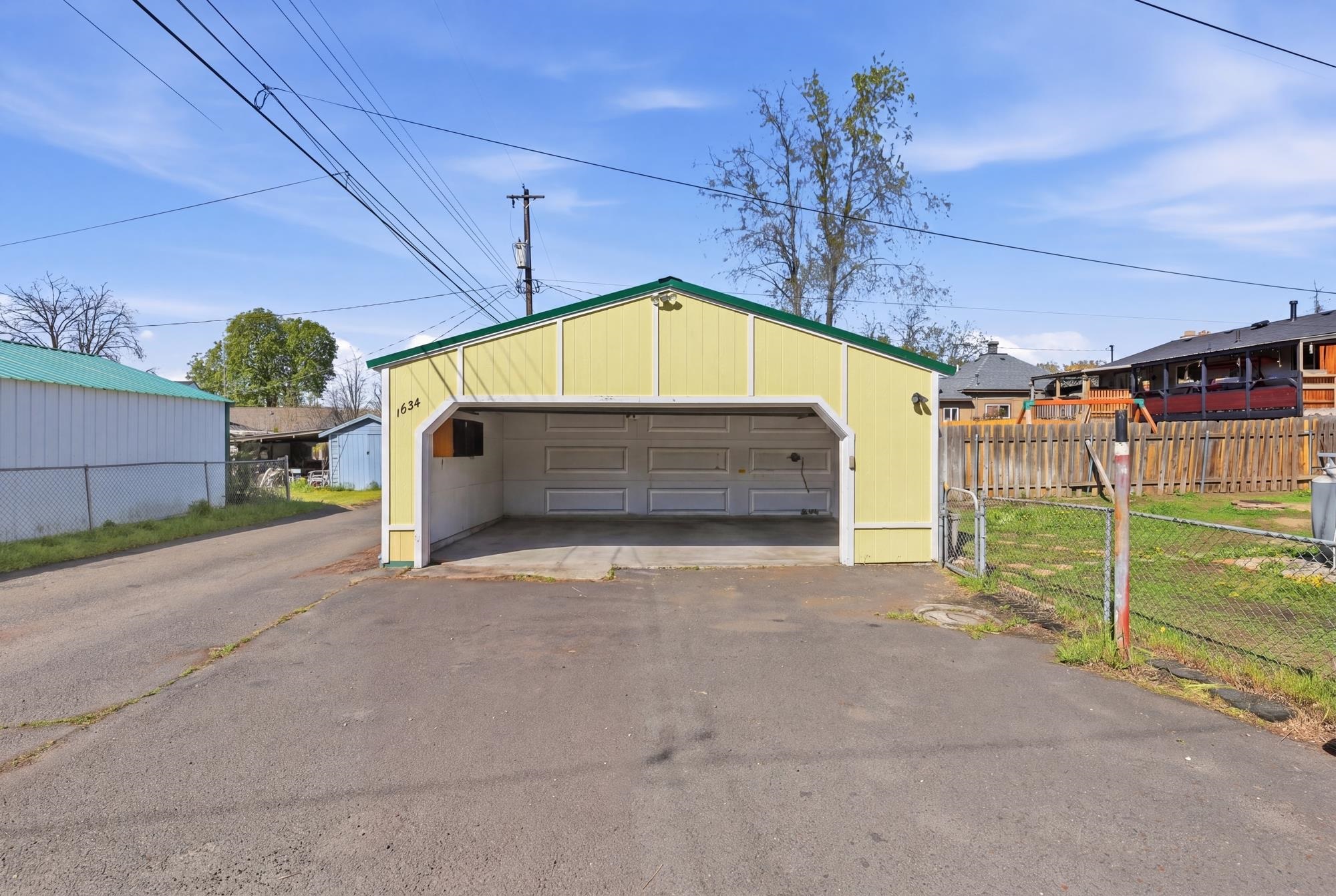 1634 E Providence Ave - Photo 32
